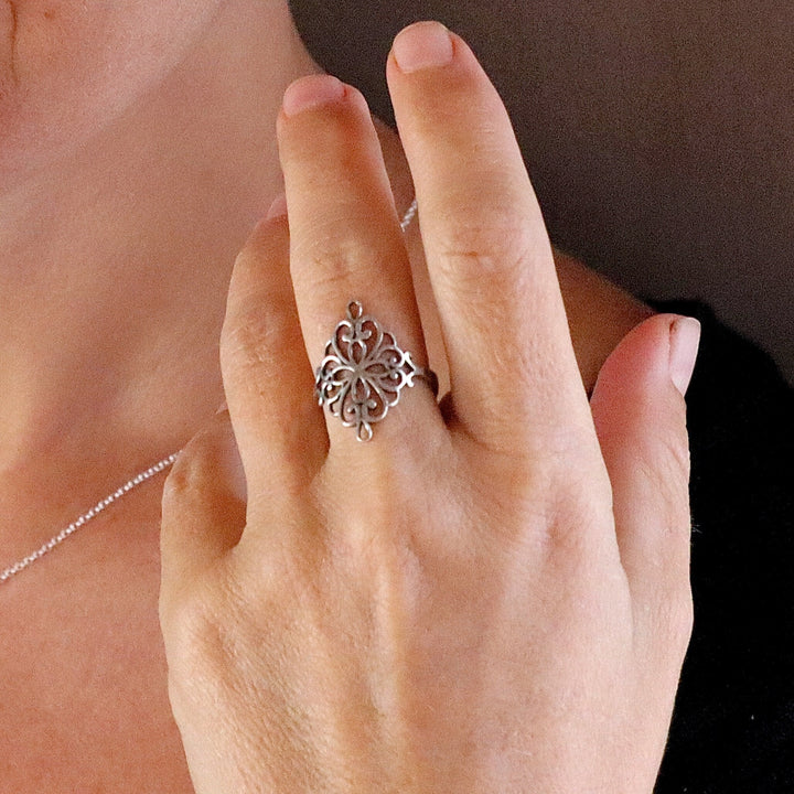 טבעת כסף סטרלינג פיליגרן: תכשיטים ויקטוריאניים בעבודת יד