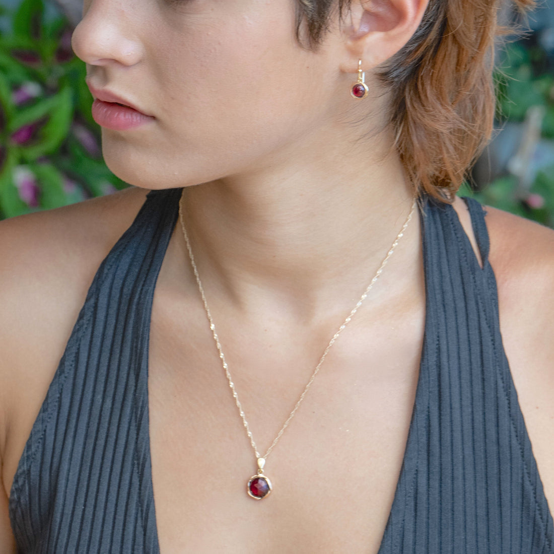 סט תכשיטי זהב גארנט, עגילים ושרשרת