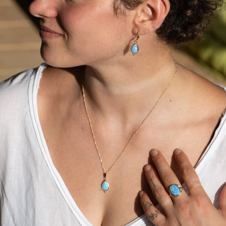 שרשרת אופל זהב, תליון שרשרת אופל כחולה עם דמעה מזהב לאישה