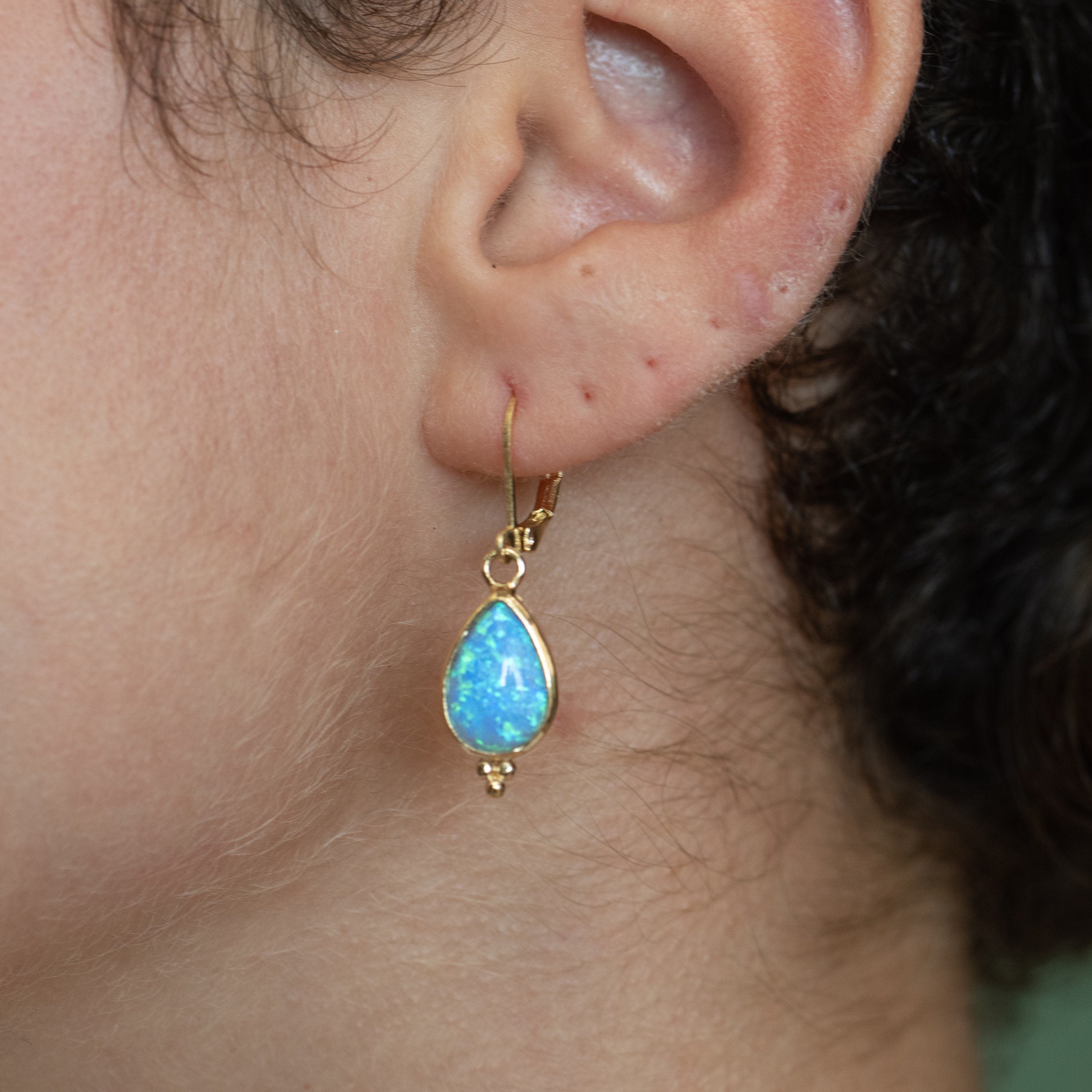 עגיל זהב תלוי בצורת אופל לאישה, עגיל אופל כחול