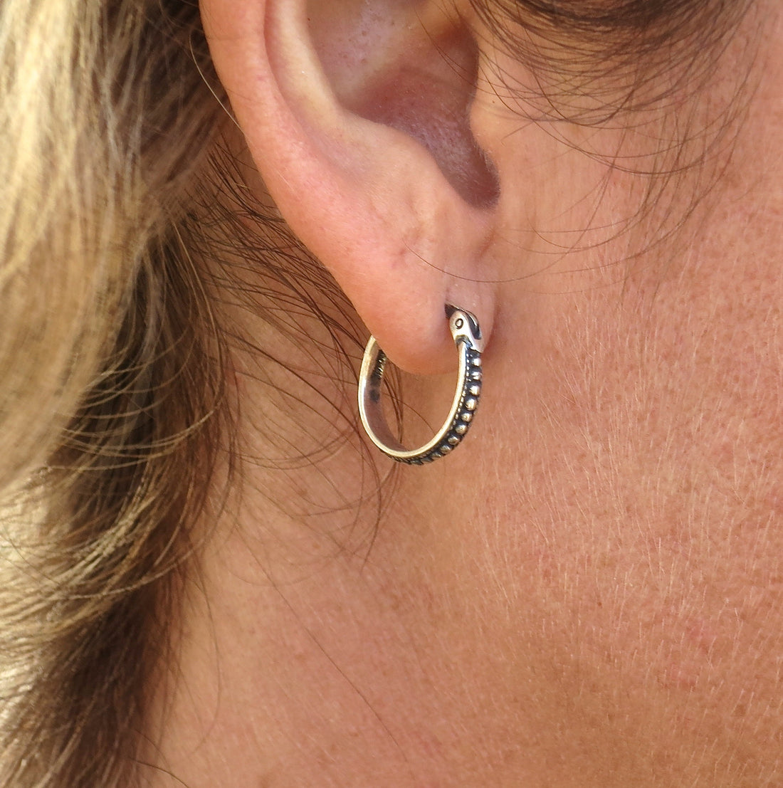 עגילי חישוק בעבודת יד, עגילי חישוק קטנים מכסף סטרלינג 925