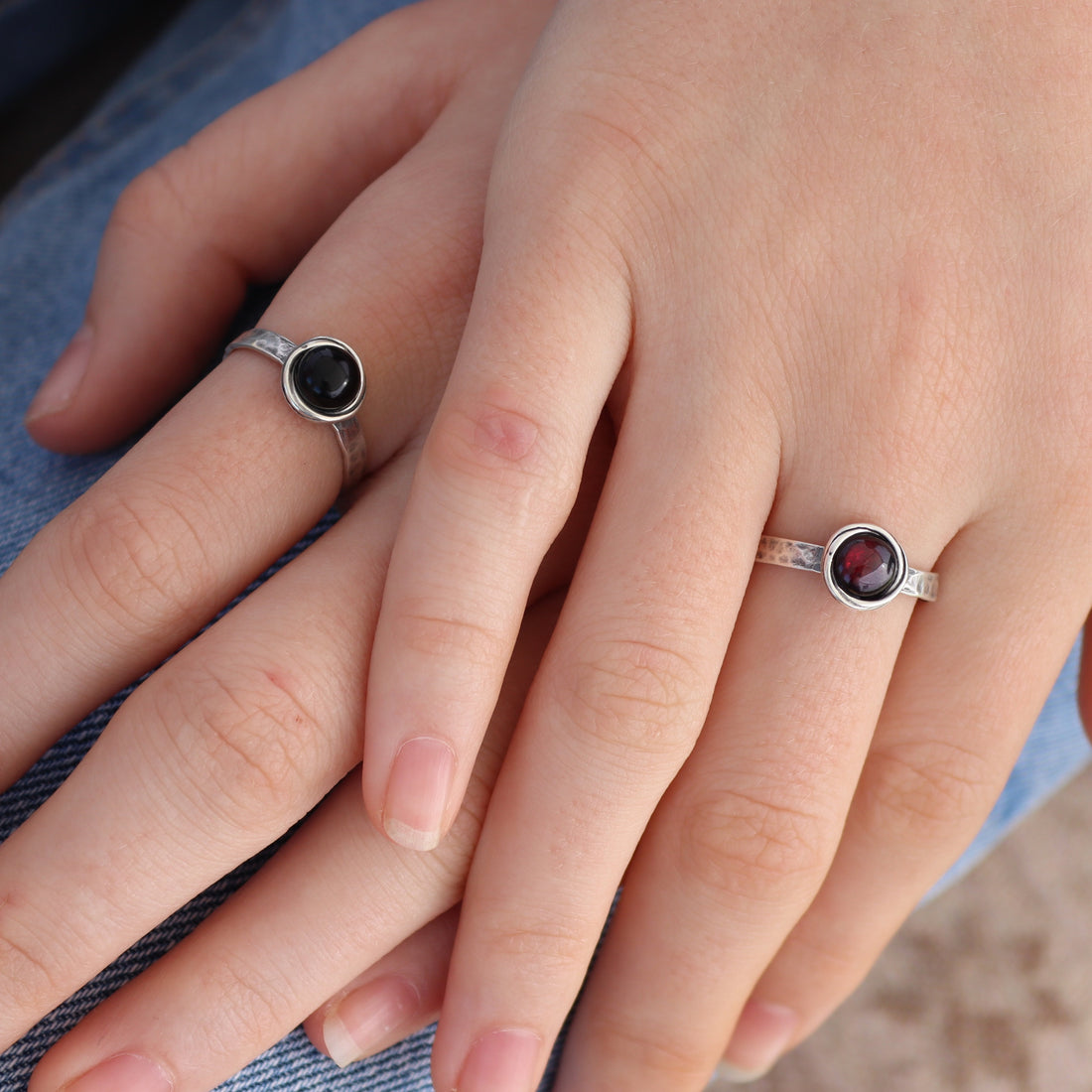 טבעת זהב שחורה, טבעת אוניקס משובצת בעבודת יד