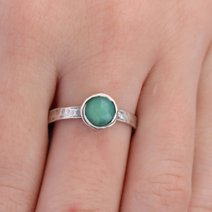 טבעת ירקן ירוקה, טבעת כסף סטרלינג משובצת באבן ירקן