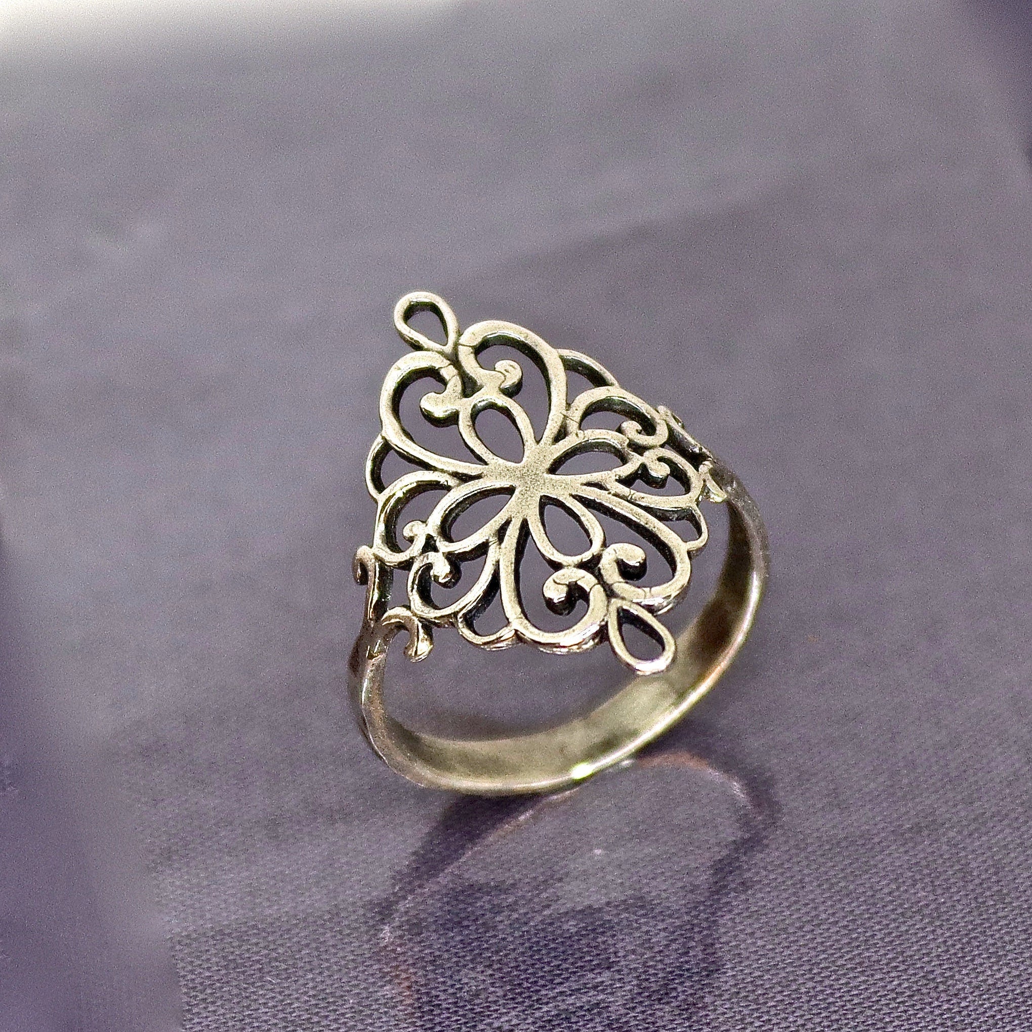 טבעת כסף סטרלינג פיליגרן: תכשיטים ויקטוריאניים בעבודת יד
