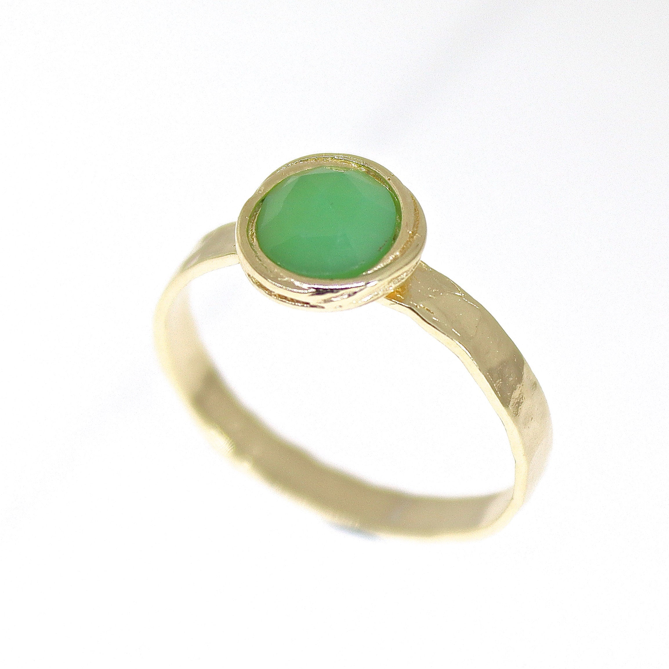 טבעת זהב מלא 14 קראט משובצת ירקן