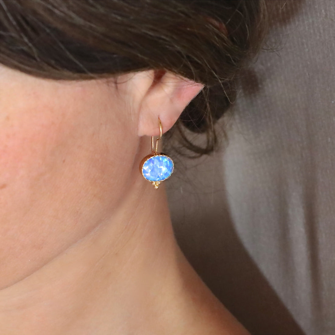 עגילי זהב אופל לנשים, עגילי אבן אובל כחולים