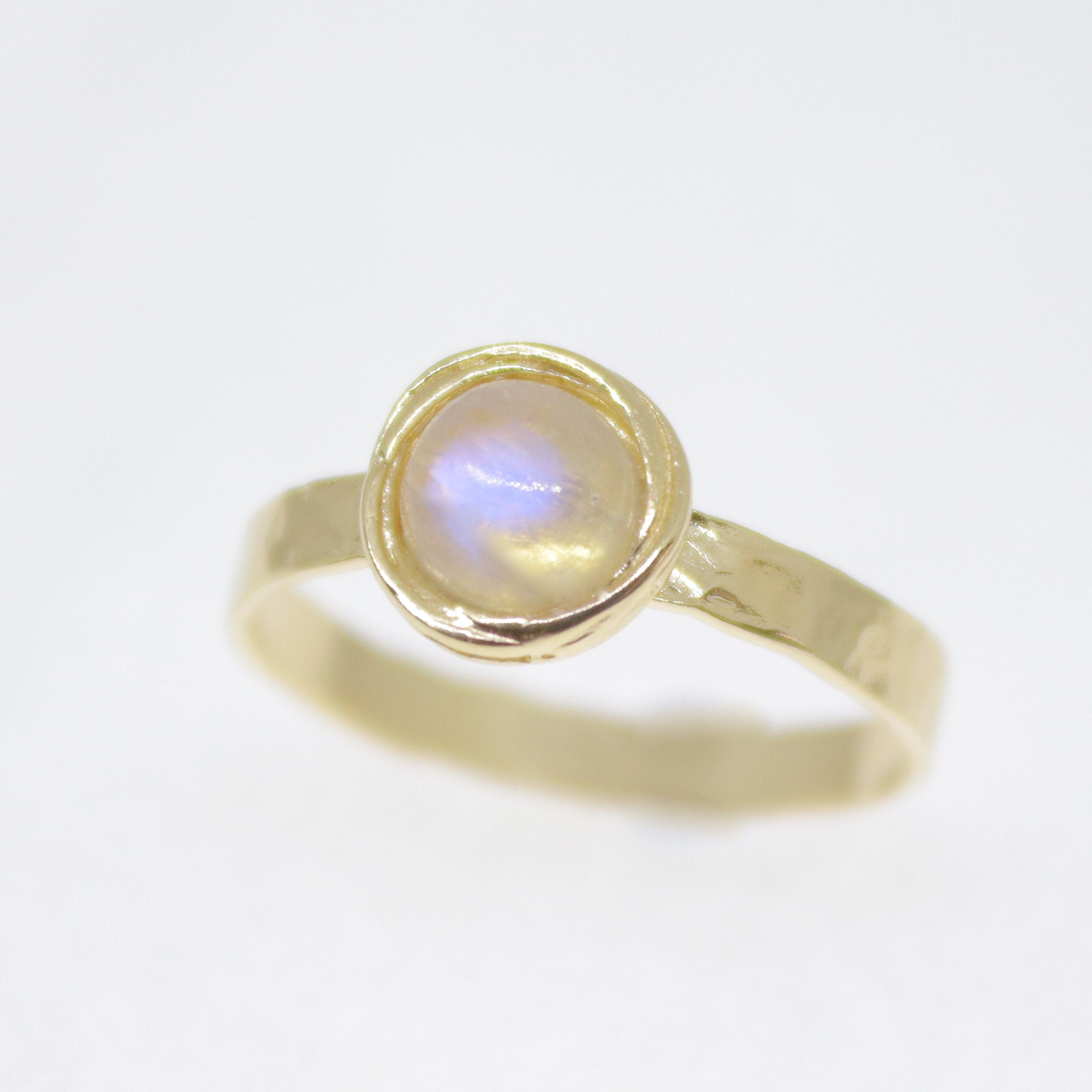 טבעת זהב לברדוריט מרוקע, טבעת זהב מינימליסטית הניתנת לערום