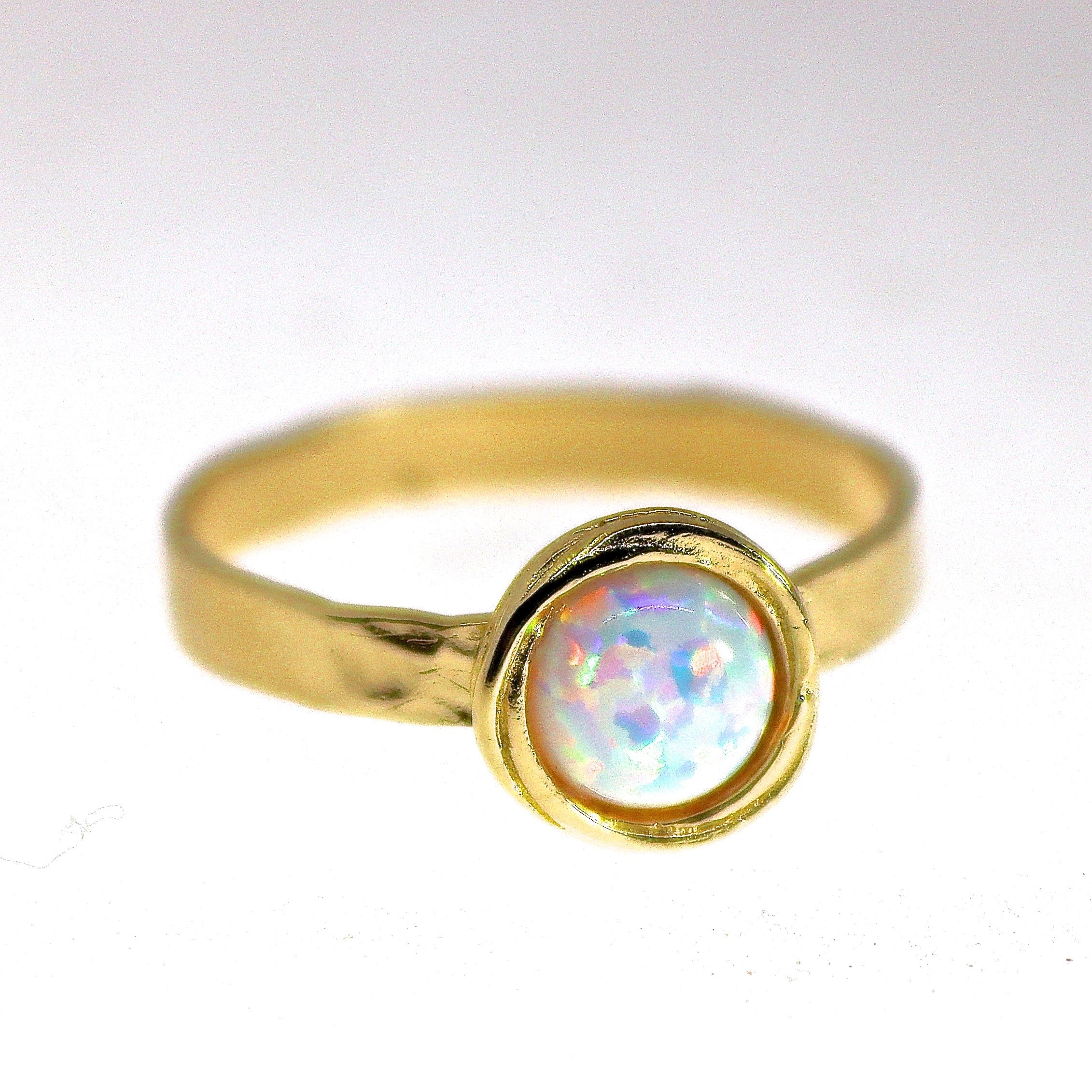 טבעת זהב לברדוריט מרוקע, טבעת זהב מינימליסטית הניתנת לערום