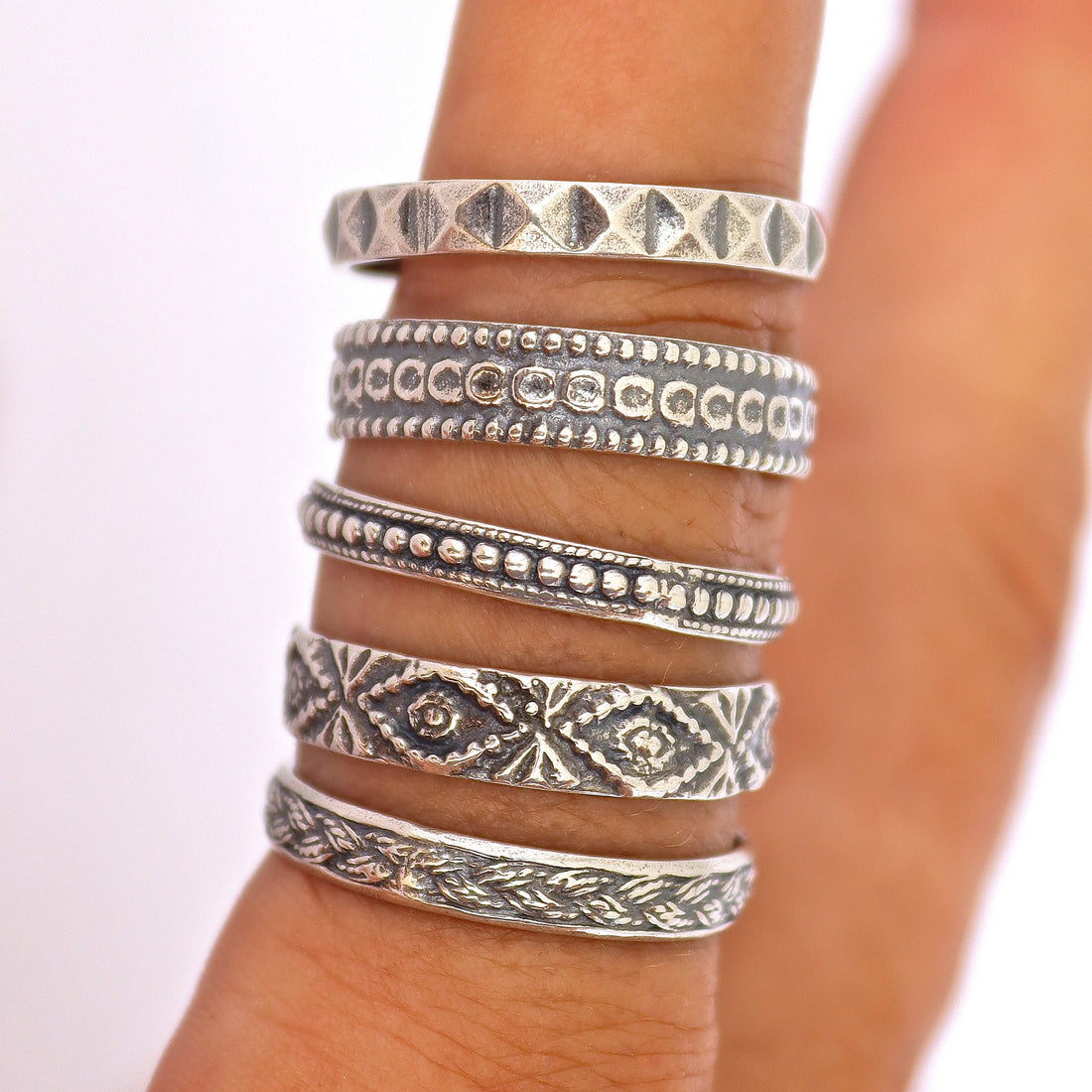 סט טבעות בוהמיות הניתנות לערום: טבעות בעלות טקסטורה ללבישה יומיומית