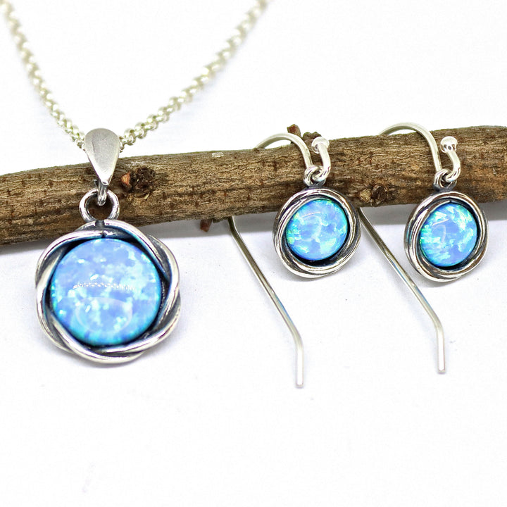 סט תכשיטי כסף סטרלינג אופל כחול: שרשרת ועגילים