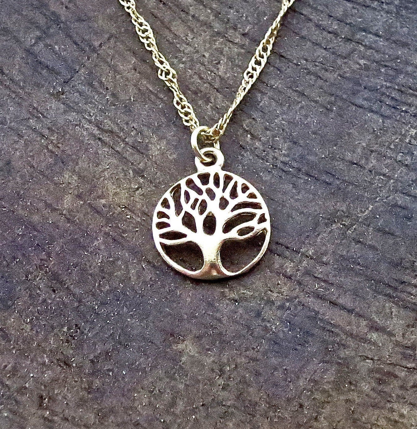 תליון שרשרת עץ החיים מזהב לנשים