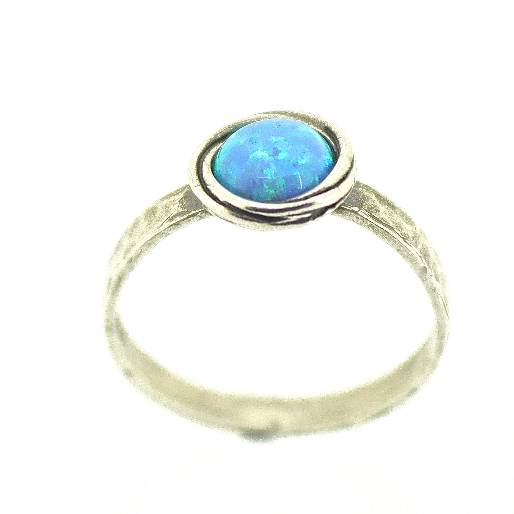 טבעת כסף סטרלינג משובצת אופל כחול