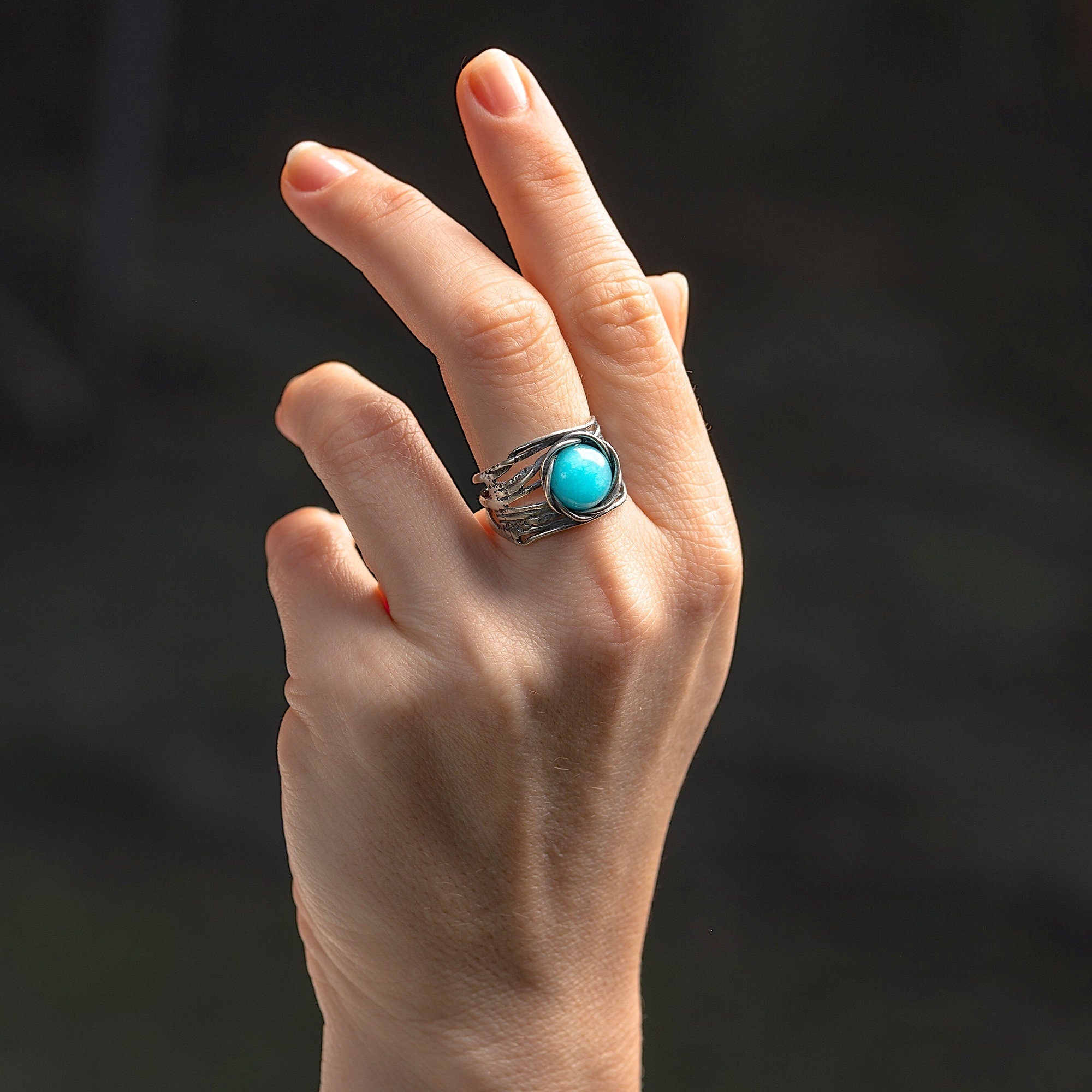 טבעת זהב רחבה קיאניט 14 קראט, טבעת זהב מלאה 14 קראט אבן כחולה