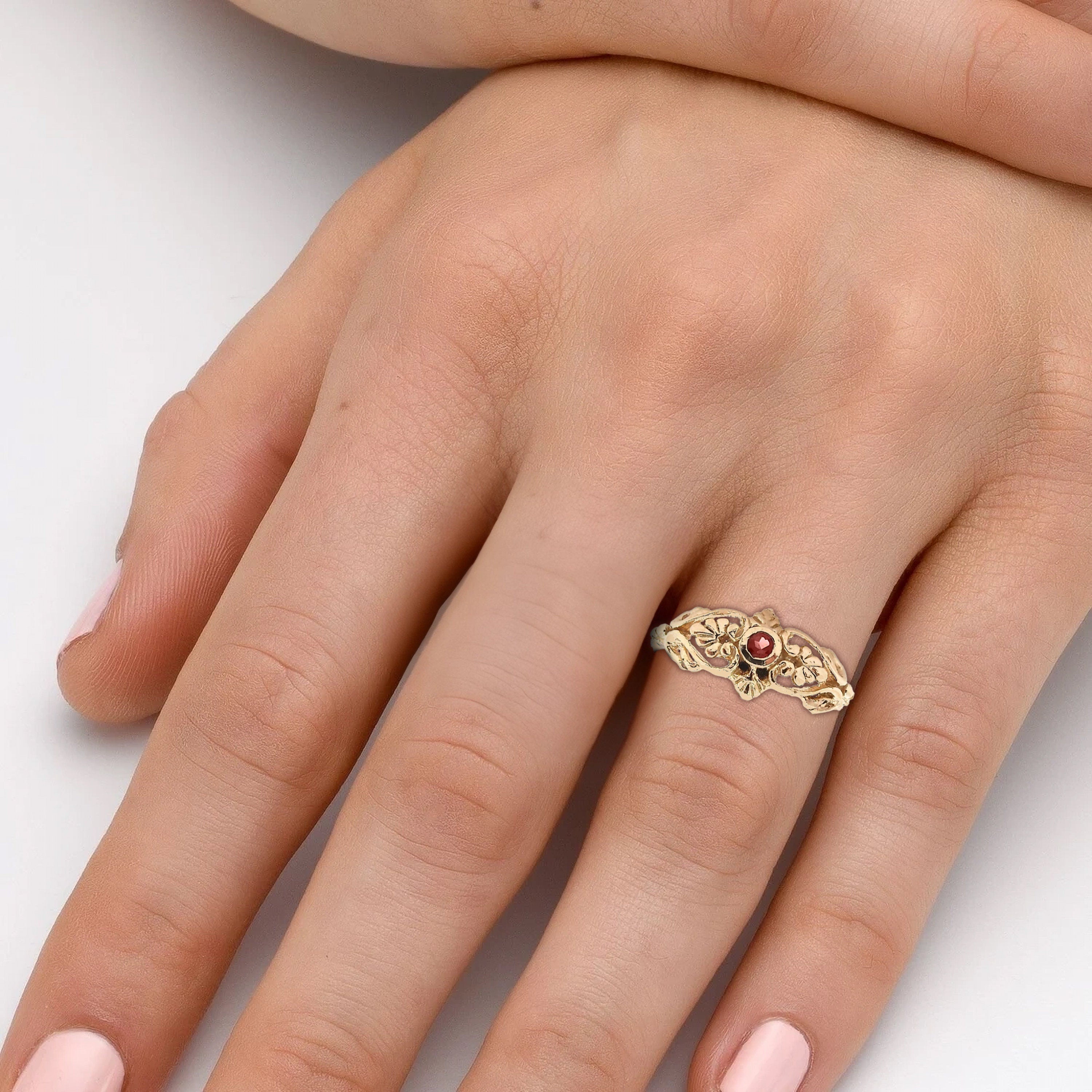 טבעת זהב מלא 14 קראט משובצת גארנט, טבעת זהב בסגנון ויקטוריאני, טבעות וינטג', טבעת סטייטמנט, טבעת גארנט
