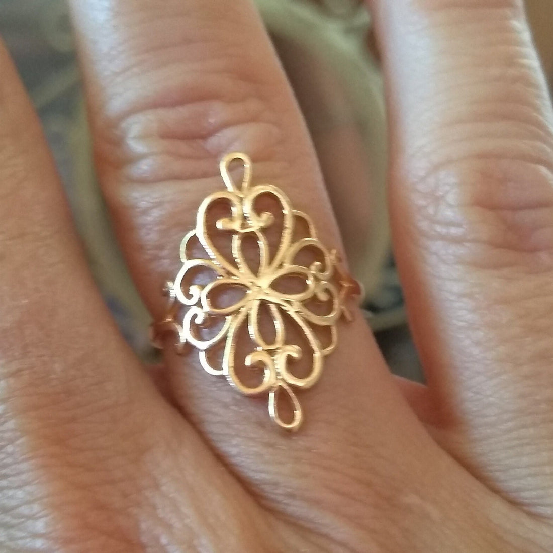 טבעת זהב ויקטוריאנית לנשים, טבעת ארוכה פיליגרן