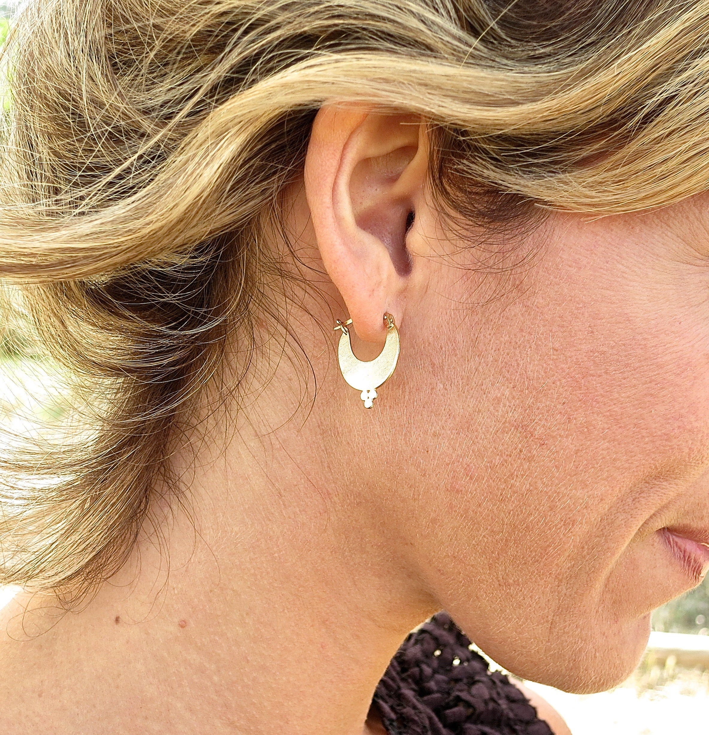 עגילי חישוק זהב מלא 14 קראט בעבודת יד, עגילי חישוק מרשימים