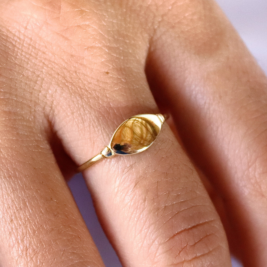 טבעת חותם מזהב מלא 14 קראט: טבעת זהב דקה