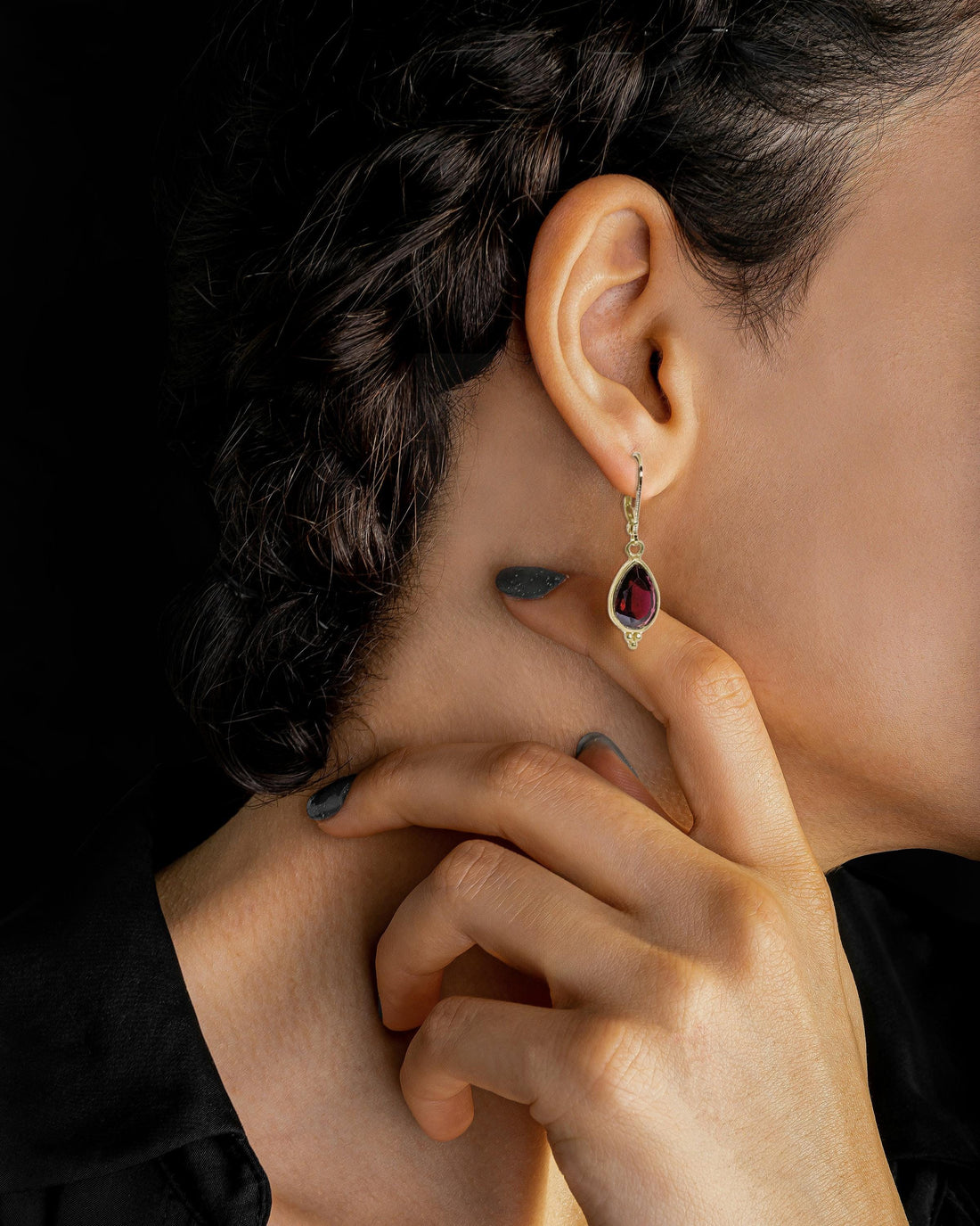 עגילי גרנט דמעה, עגילי זהב 14 קראט תלויים, עגילי אבן אדומה ויקטוריאניים, תכשיטים מתנה עבורה