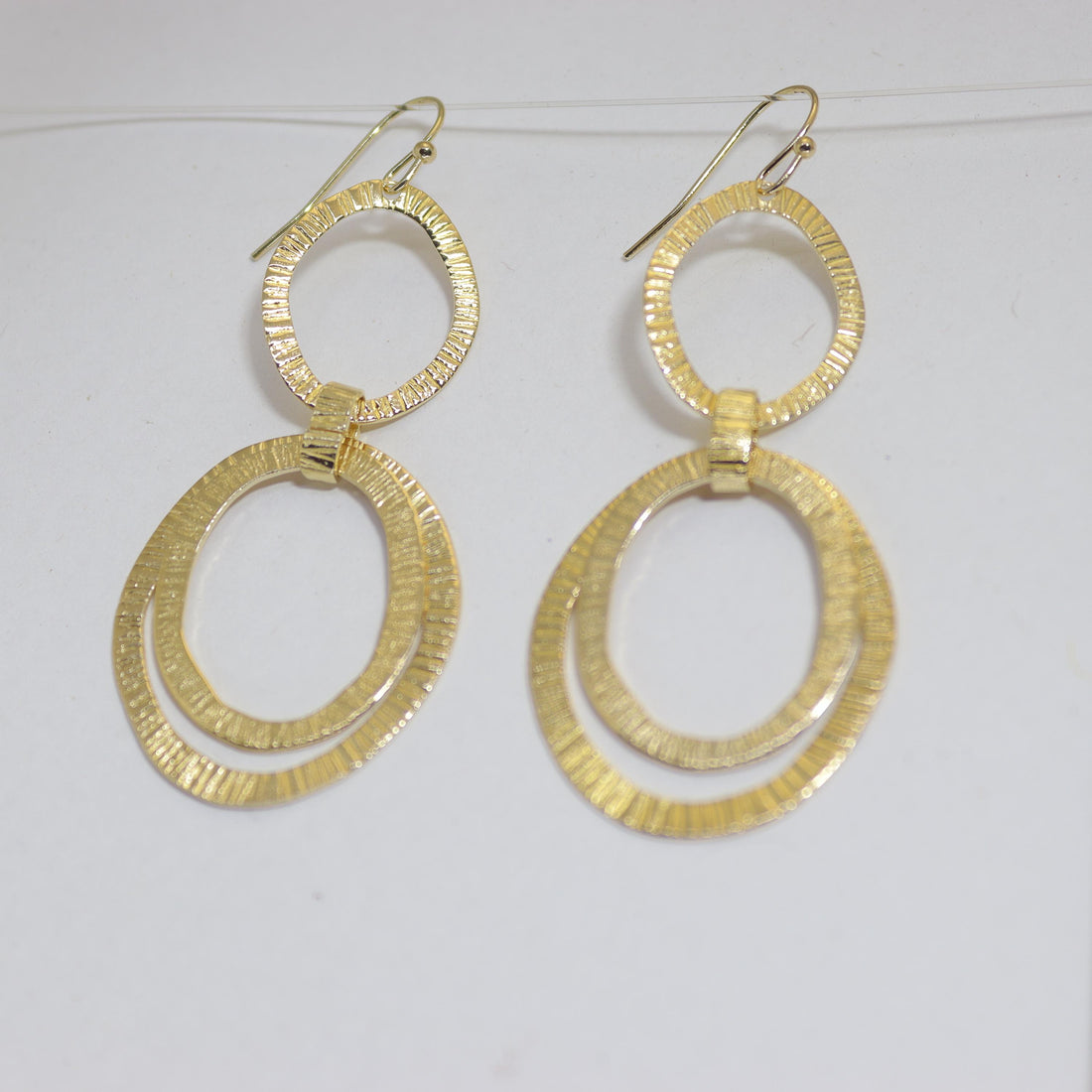 עגילים גדולים משובצים ב-14 קראט