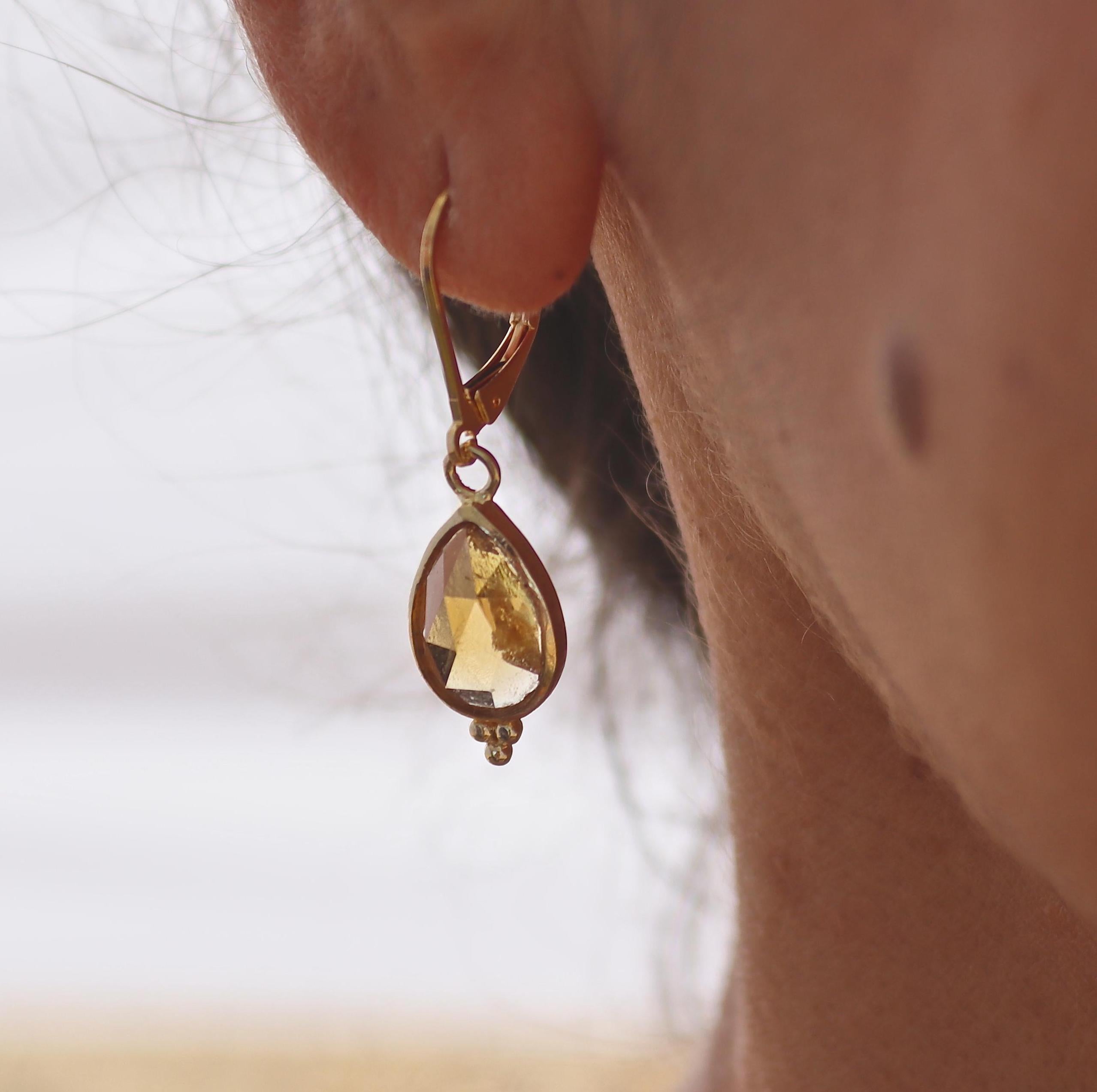 עגילי ציטרין מזהב 14 קראט, עגילים תלויים עם אבן צהובה, עגילי אבן לידה בנובמבר, עגילי אבן חן בצורת אגס לנשים