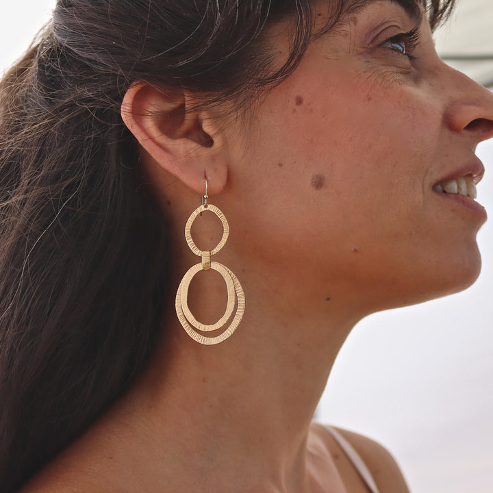 עגילים גדולים משובצים ב-14 קראט