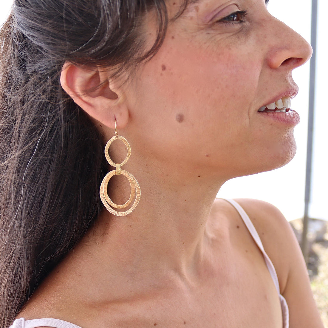 עגילים גדולים משובצים ב-14 קראט