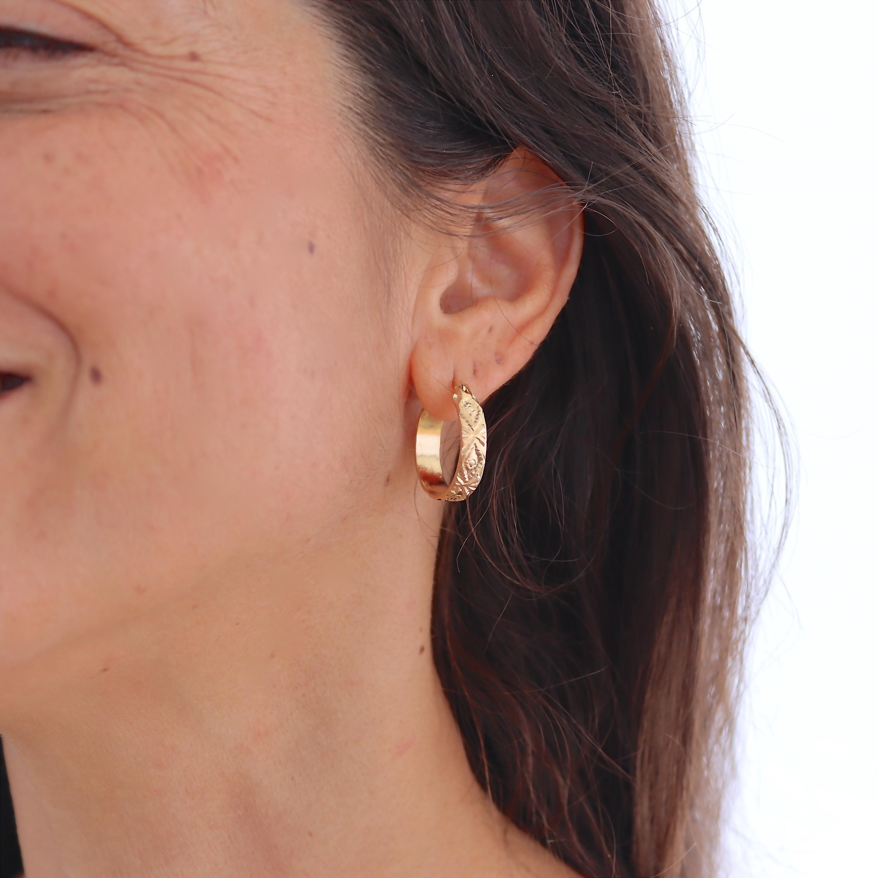 עגילי חישוק זהב עם טקסטורה, עגילי זהב בוהמיים