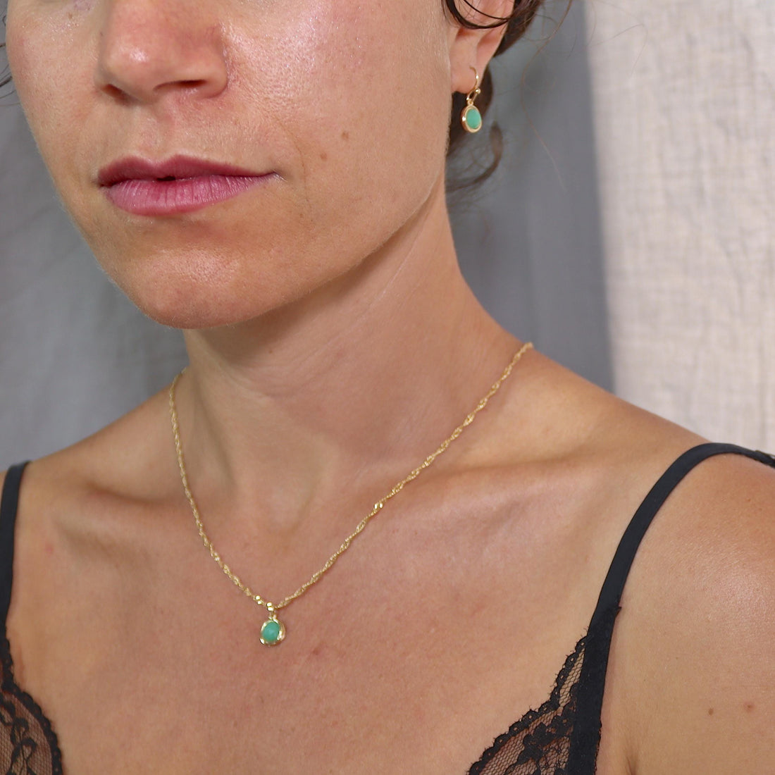 סט תכשיטי ירקן ירוק, עגילים תלויים ותליון שרשרת