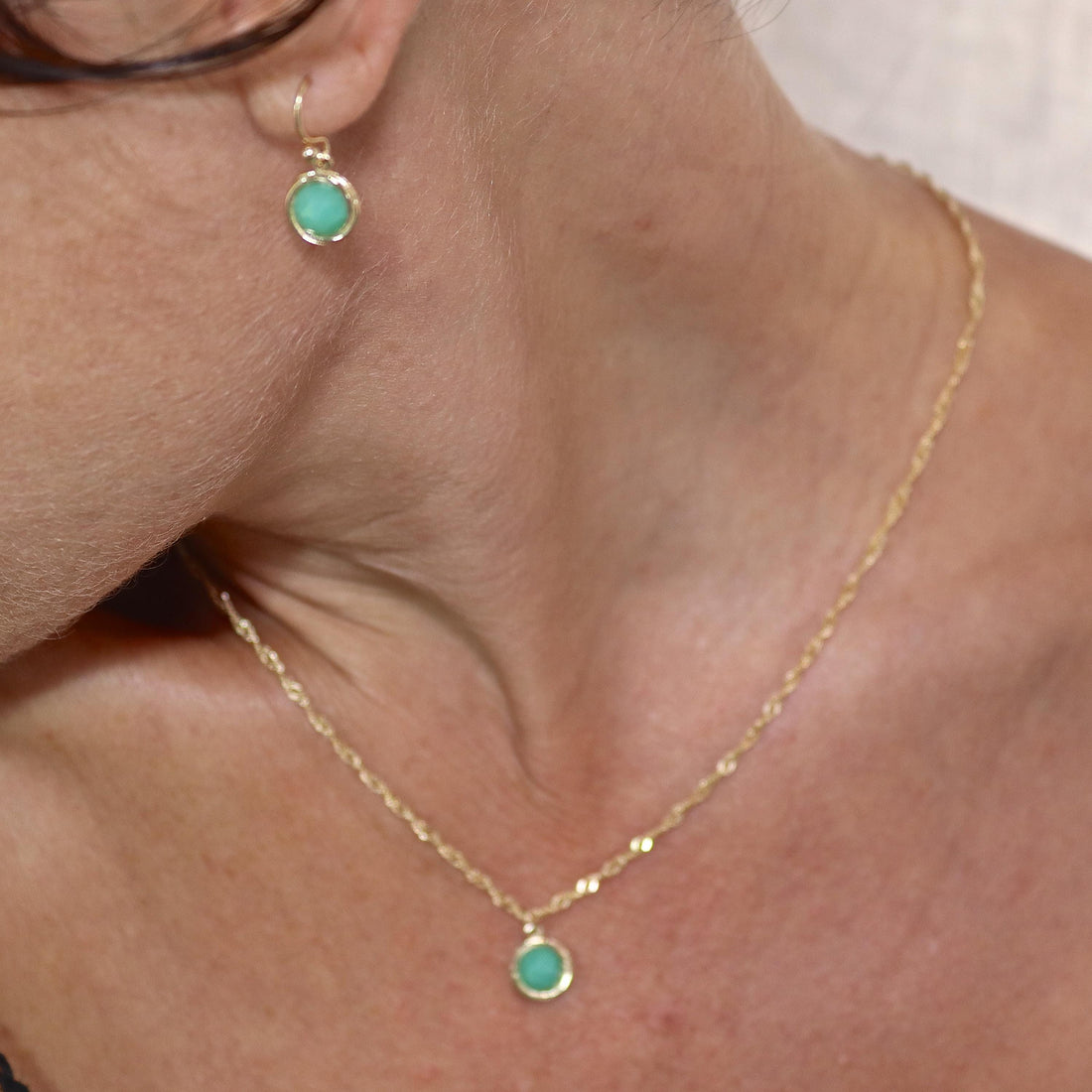 סט תכשיטי ירקן ירוק, עגילים תלויים ותליון שרשרת