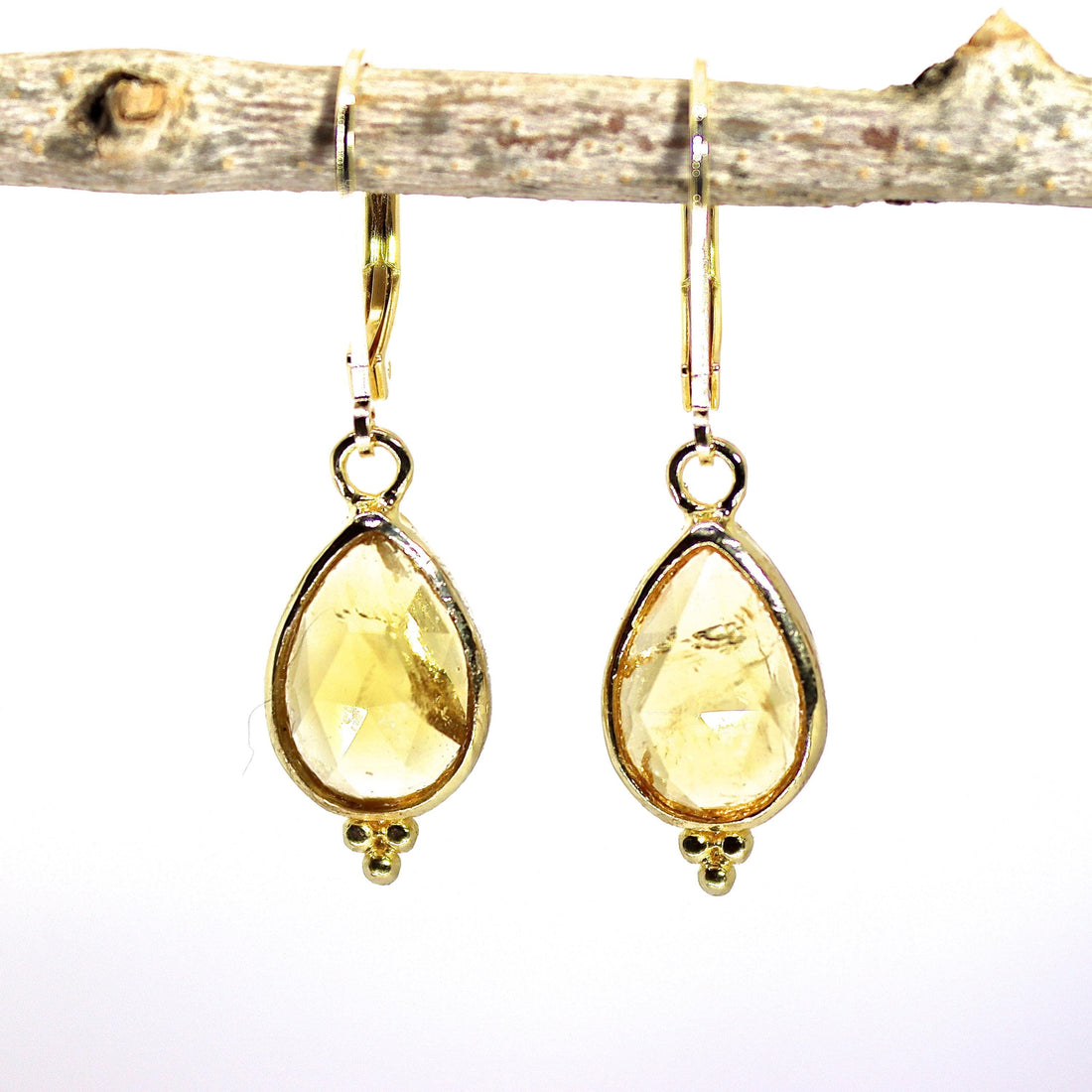 עגילי ציטרין מזהב 14 קראט, עגילים תלויים עם אבן צהובה, עגילי אבן לידה בנובמבר, עגילי אבן חן בצורת אגס לנשים