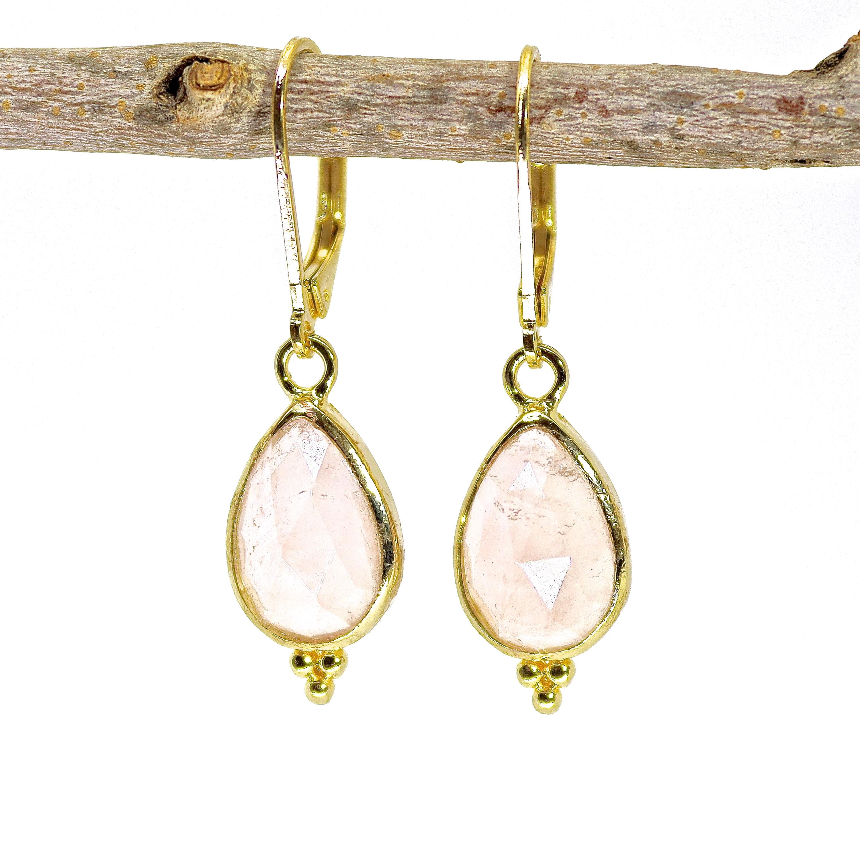 עגילי זהב 14 קראט משובצים בצבע ורד קוורץ