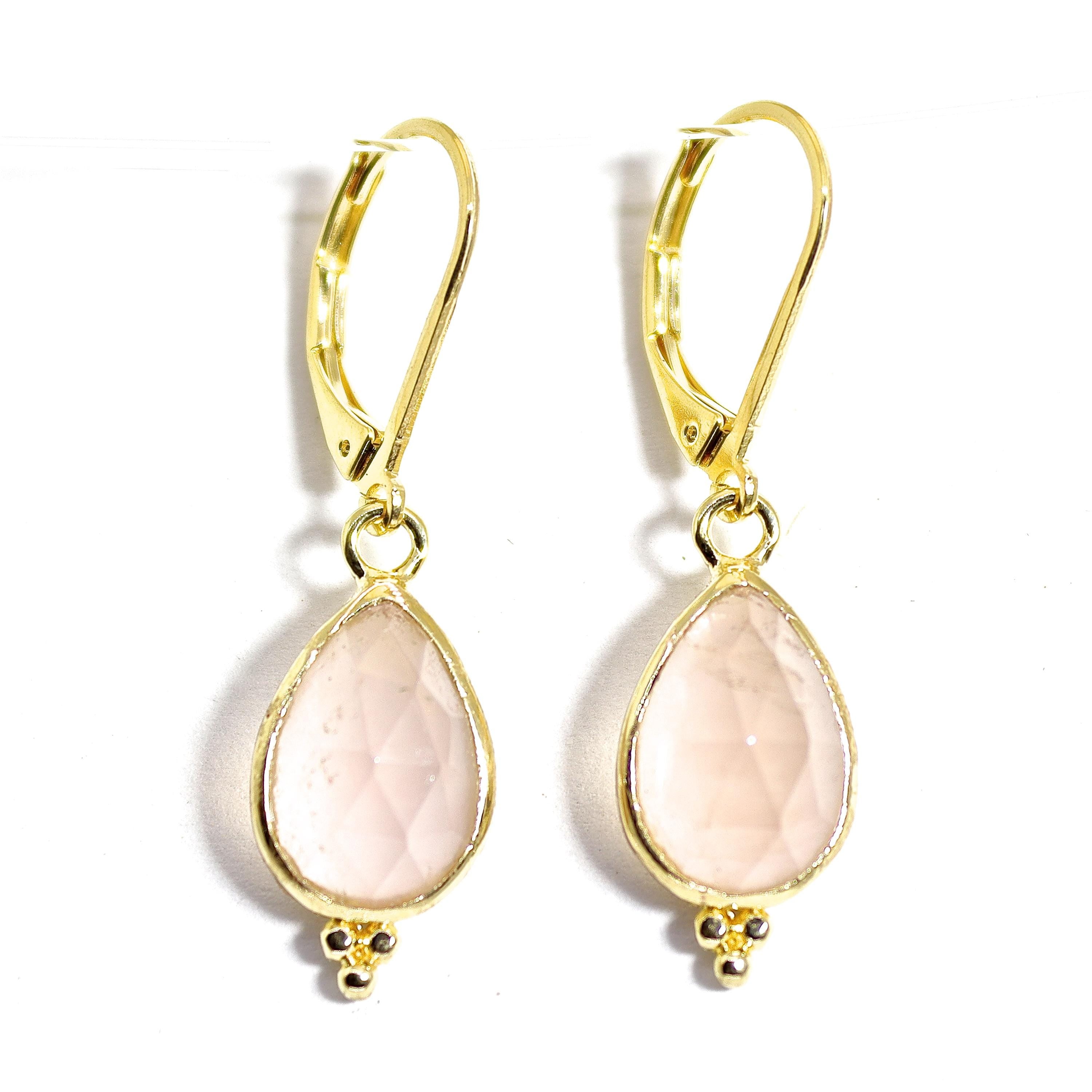 עגילי זהב 14 קראט משובצים בצבע ורד קוורץ