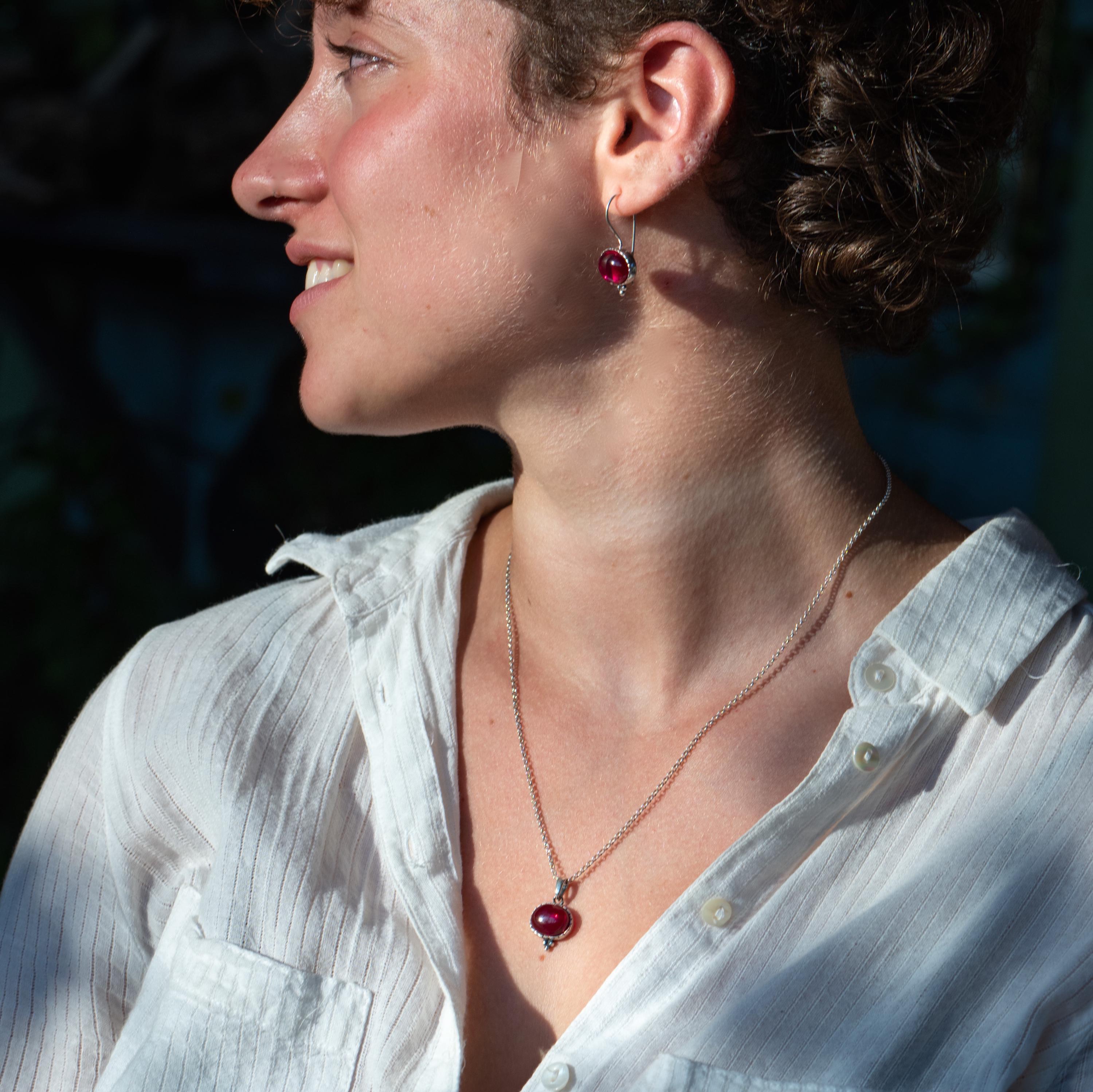 שרשרת כסף גארנט, תליון סגלגל אבן אדומה