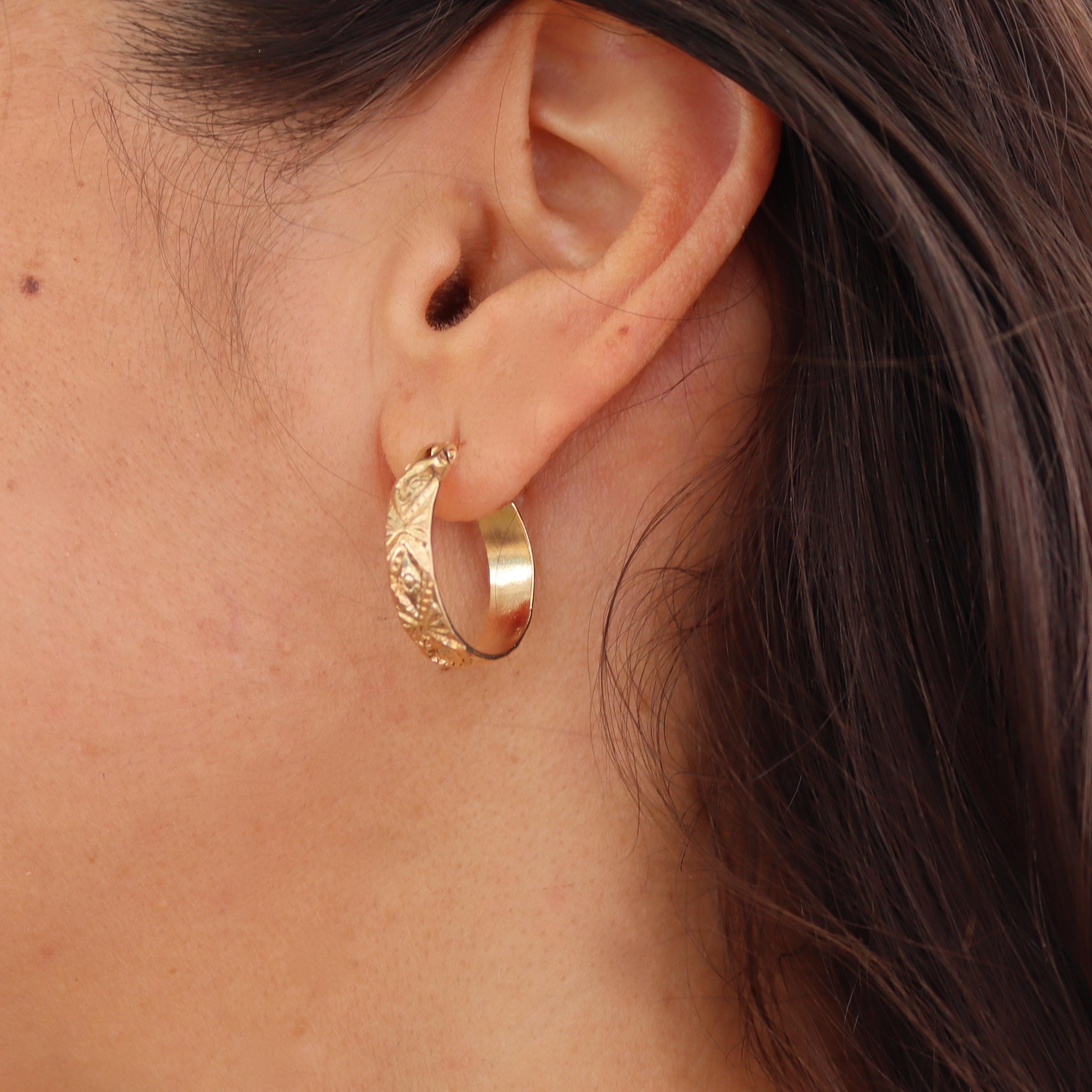 עגילי חישוק זהב עם טקסטורה, עגילי זהב בוהמיים