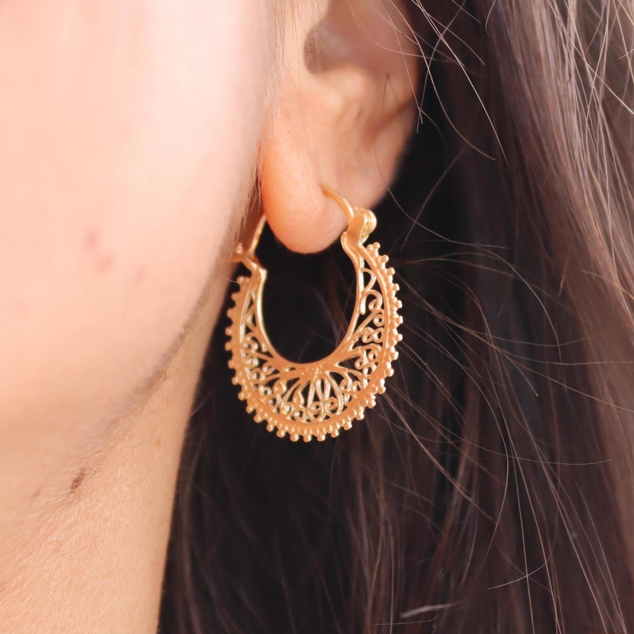 עגילי חישוק זהב פיליגרן: עגילי תחרה בוהו