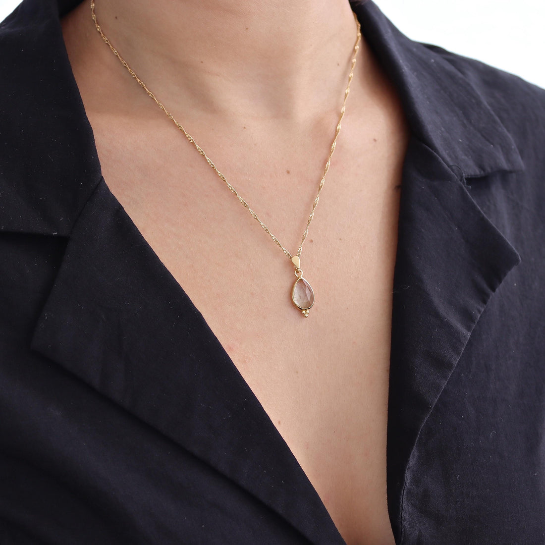 שרשרת זהב משובצת אמטיסט ירוקה, תליון שרשרת זהב משובצת פרסיוליט