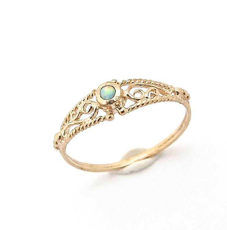 טבעת אופל מזהב מלא 14 קראט, טבעת זהב עם אבן כחולה פיליגרן