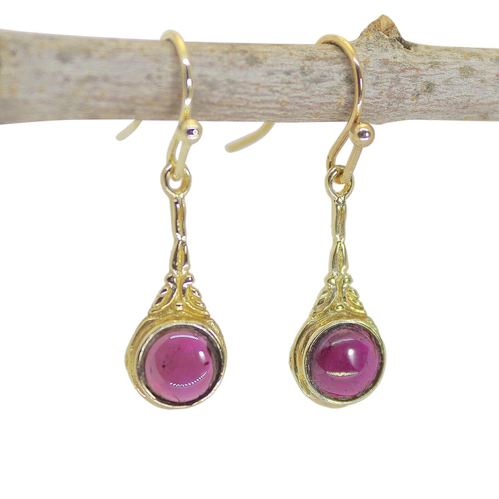 עגילי זהב 14 קראט משובצים בגרנט: עבודת יד בסגנון ויקטוריאני