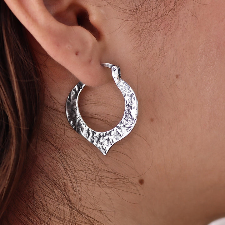 עגילי חישוק כסף לוטוס, עגילי חישוק גדולים בעבודת יד מכסף סטרלינג 925