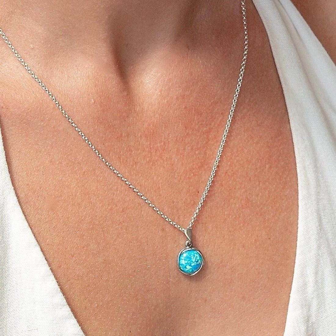 שרשרת אופל כחול מכסף סטרלינג: תליון עיגול בעבודת יד