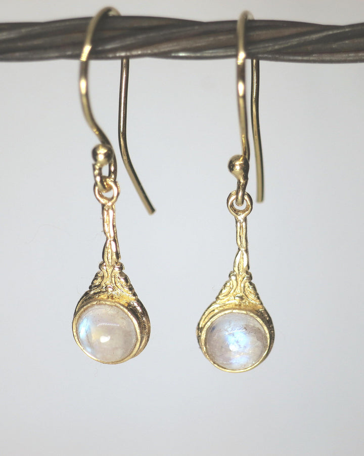 עגילי זהב 14 קראט מלאים משובצים באבן ירח