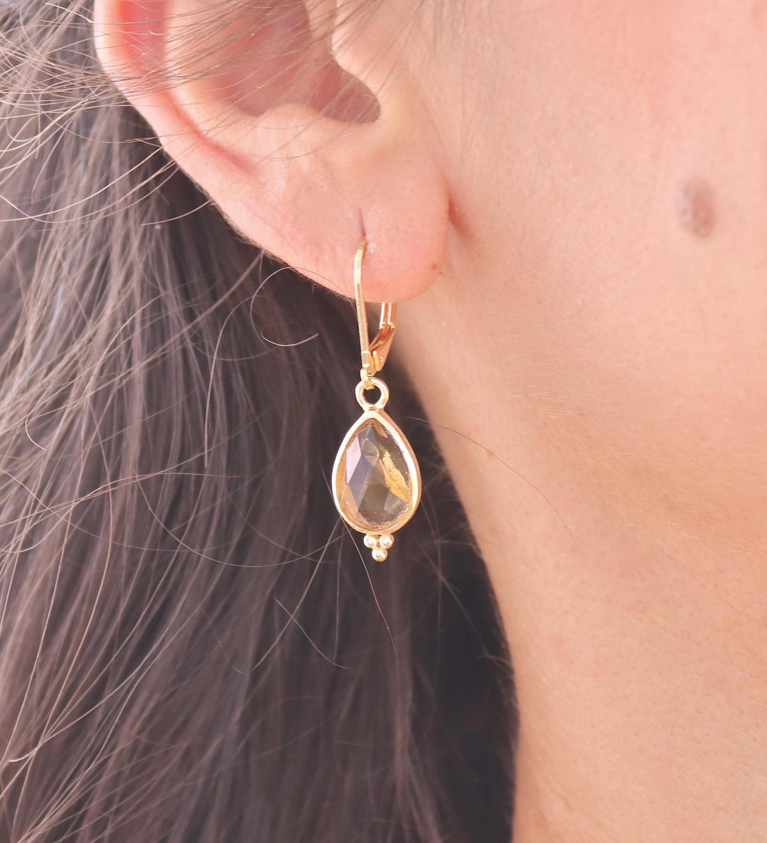 עגילי ציטרין מזהב 14 קראט, עגילים תלויים עם אבן צהובה, עגילי אבן לידה בנובמבר, עגילי אבן חן בצורת אגס לנשים