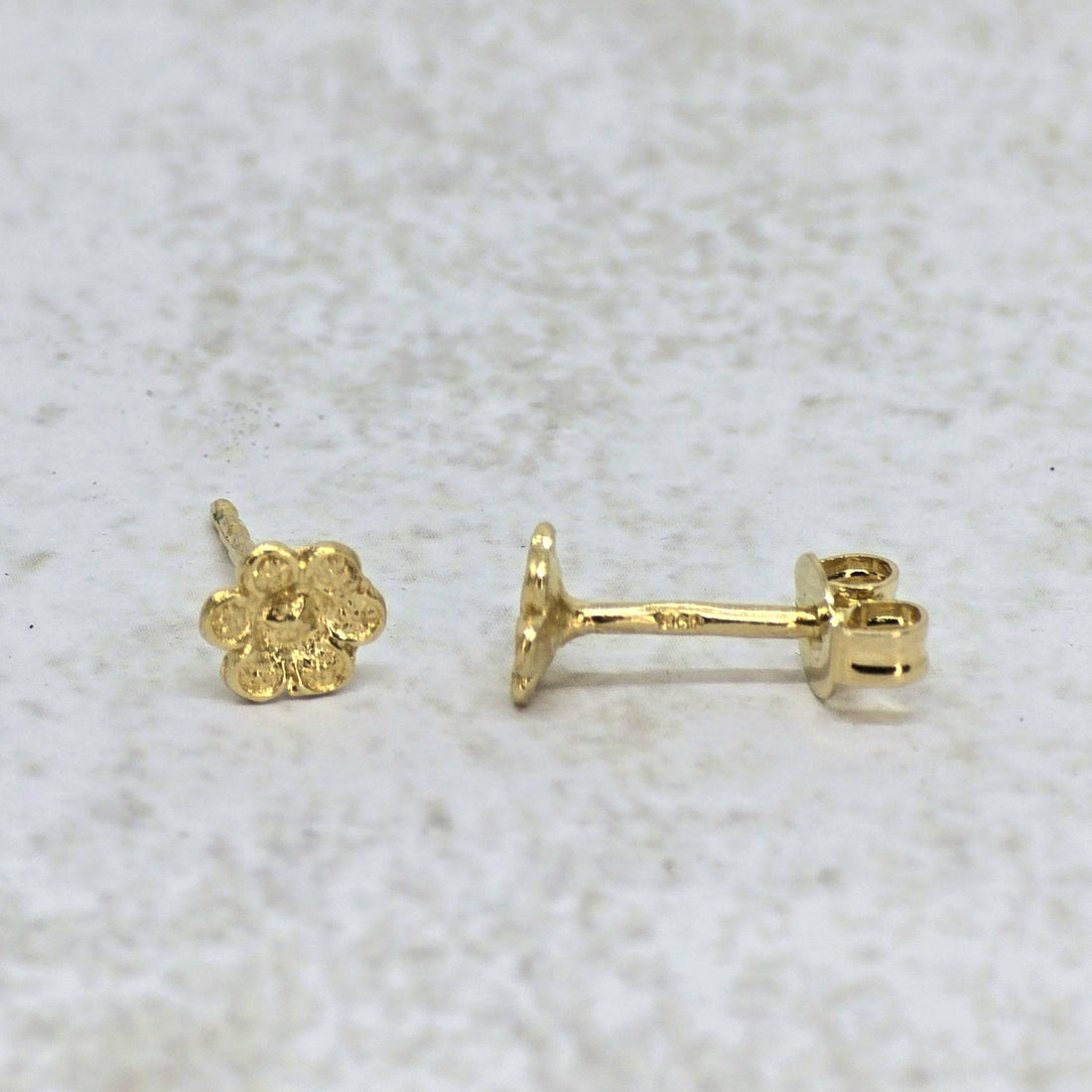 עגילי פרחים זעירים מזהב 14 קראט, עגילי זהב מלא