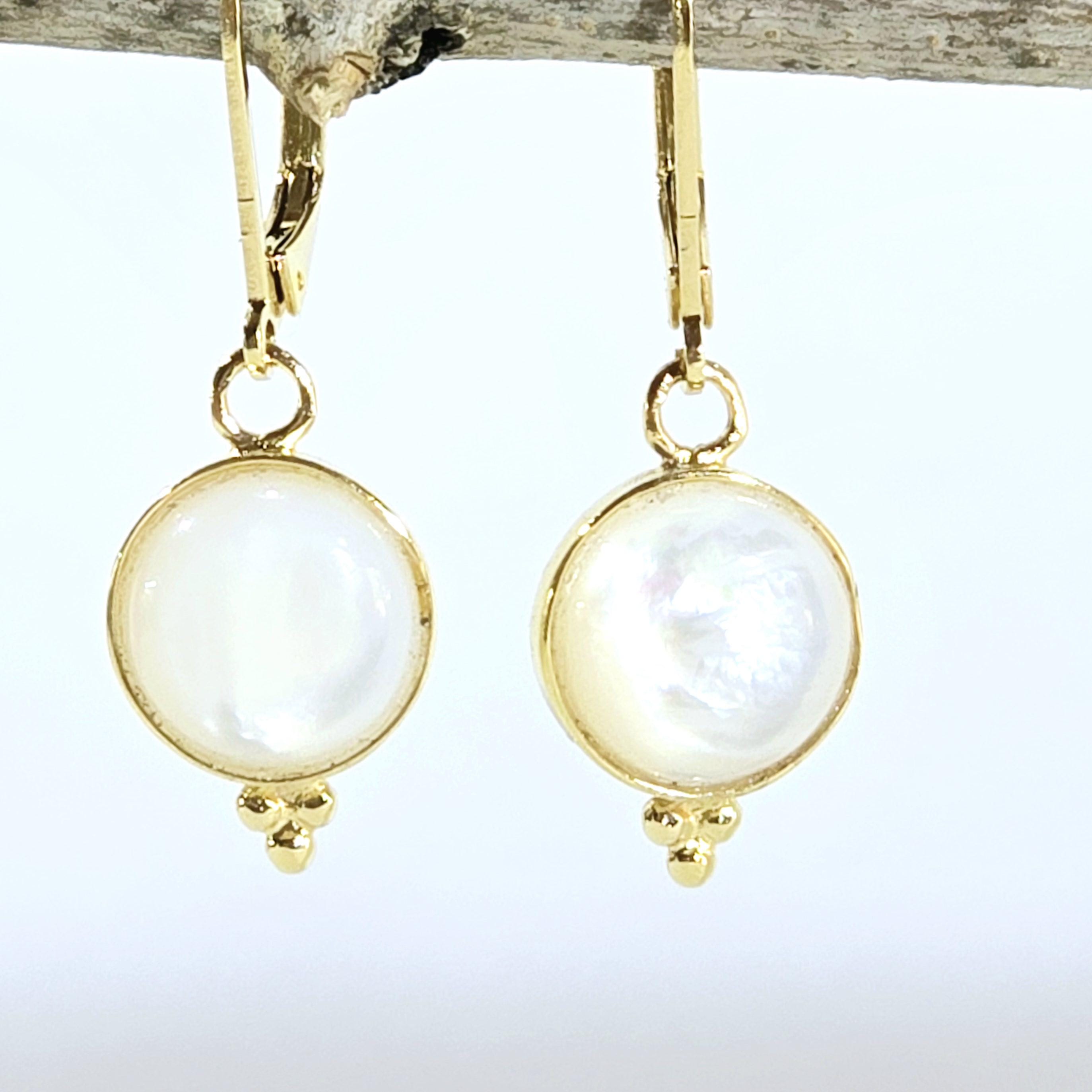 עגילי זהב עגולים עם אם פנינה