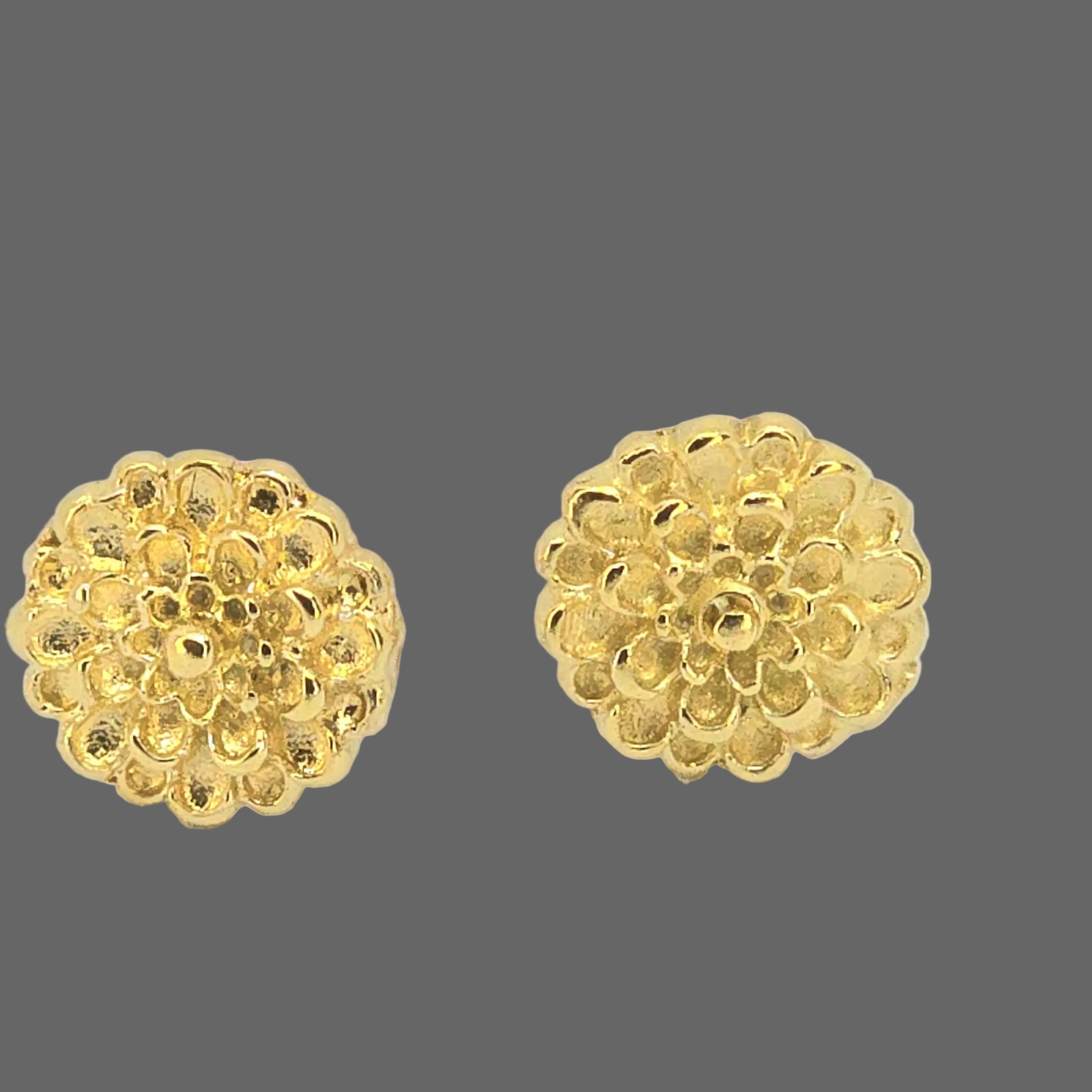 עגילי פרח דליה מזהב 14 קראט: תכשיטי מנדלה בעבודת יד