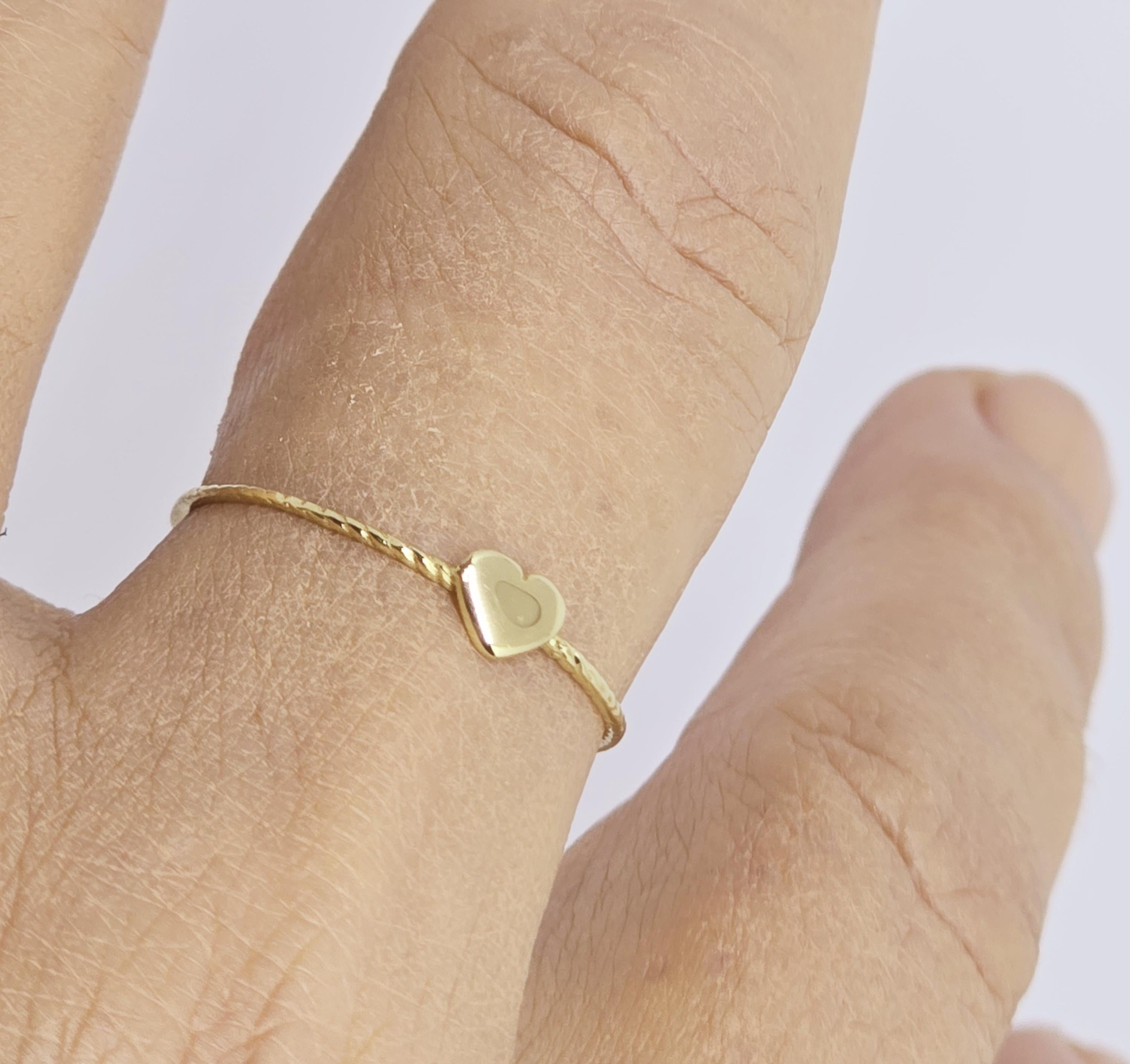 טבעת לב דקה מזהב 14 קראט, טבעת לב מינימליסטית, מתנה לה