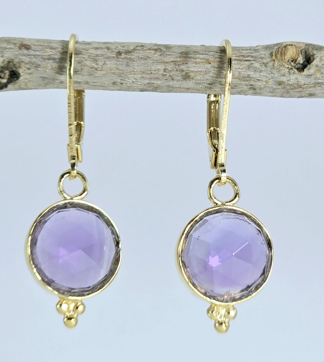 עגילי זהב 14 קראט עגולים משובצים באמטיסט