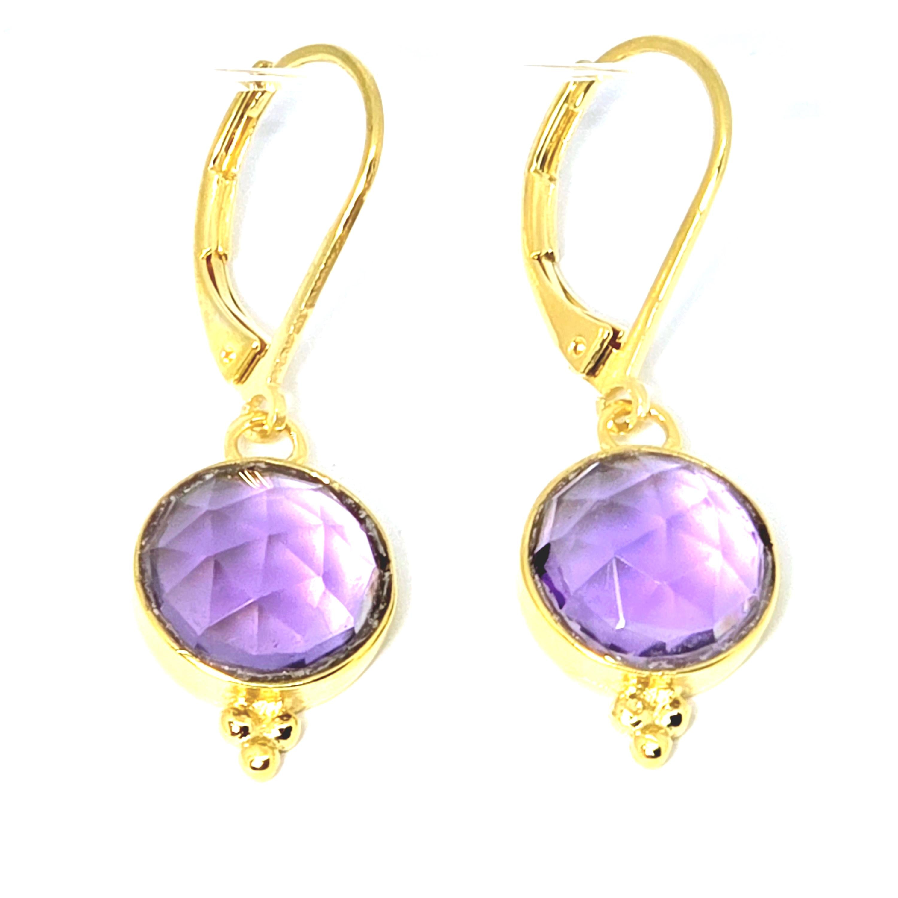 עגילי זהב עגולים משובצים באמטיסט