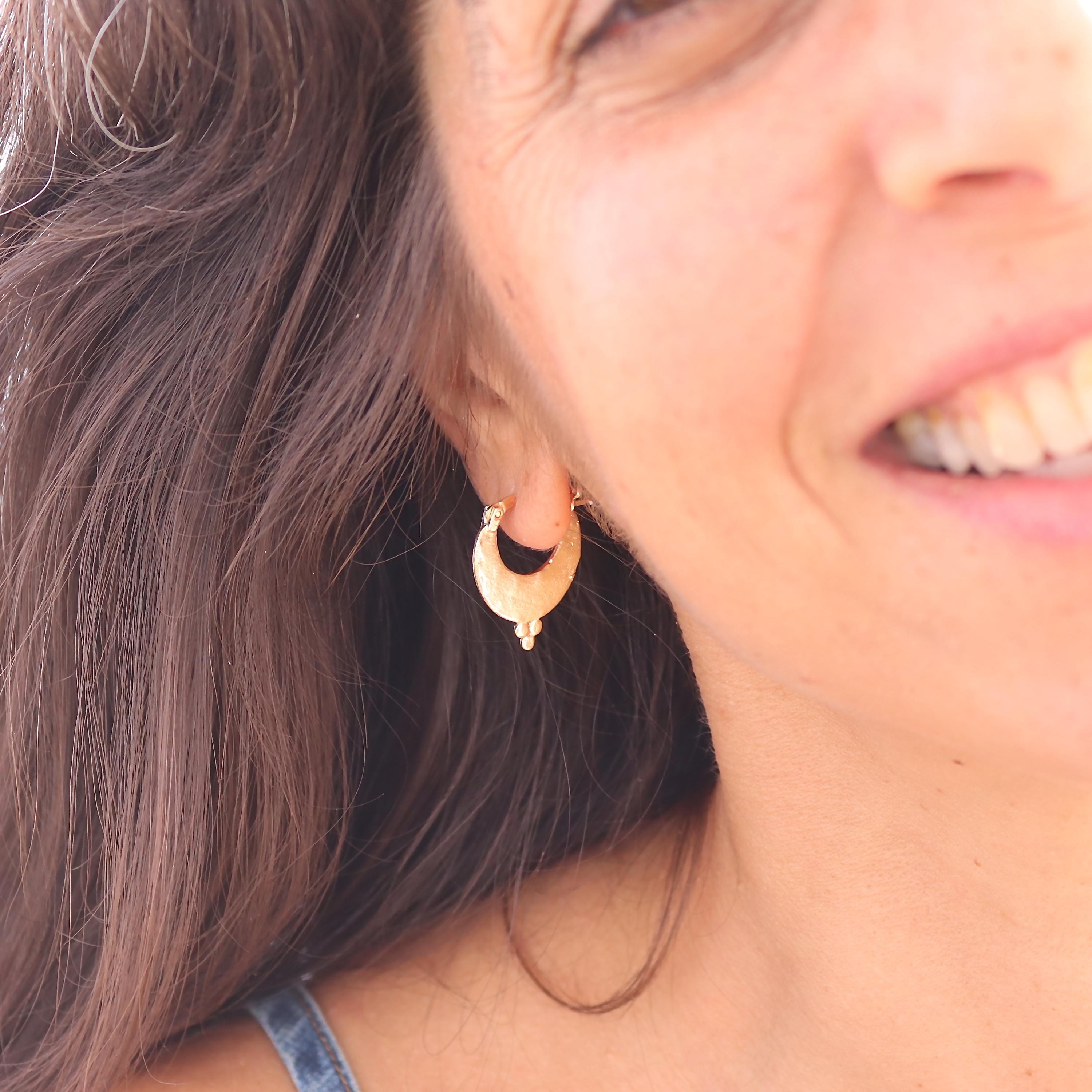 עגילי חישוק זהב מלא 14 קראט בעבודת יד, עגילי חישוק מרשימים