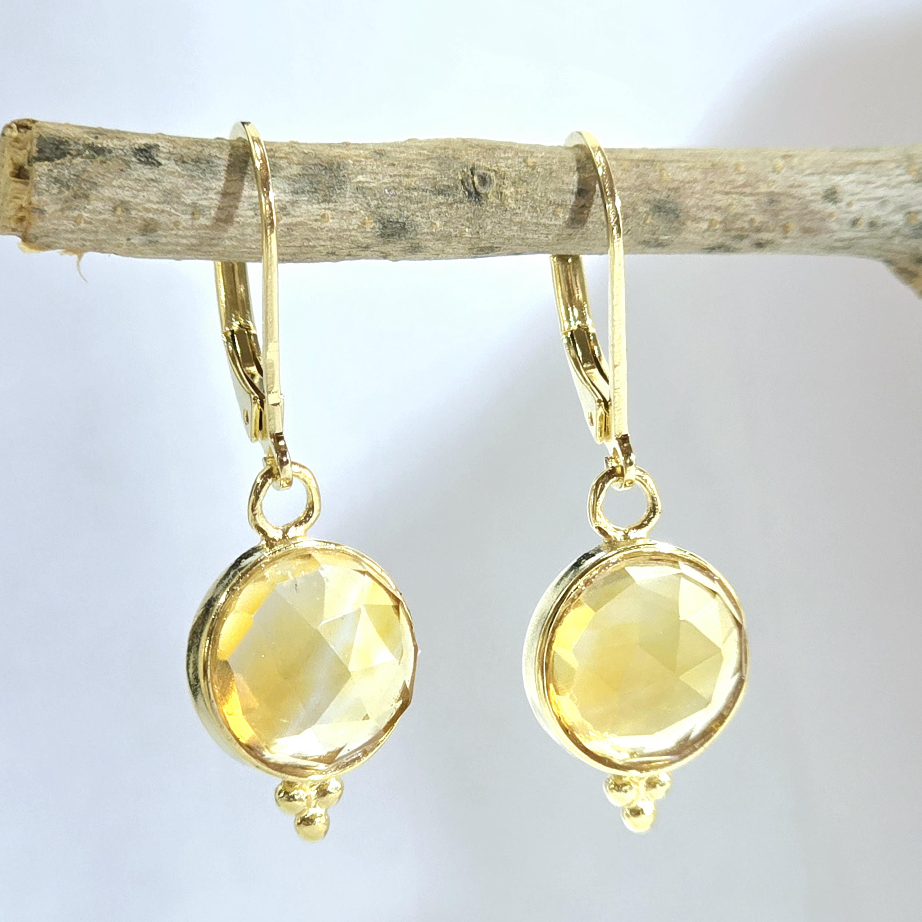 עגילי זהב עגולים משובצים בציטרין